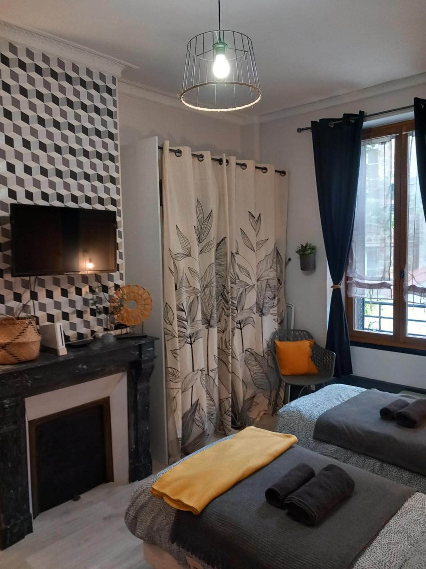 Apartment with Balcony