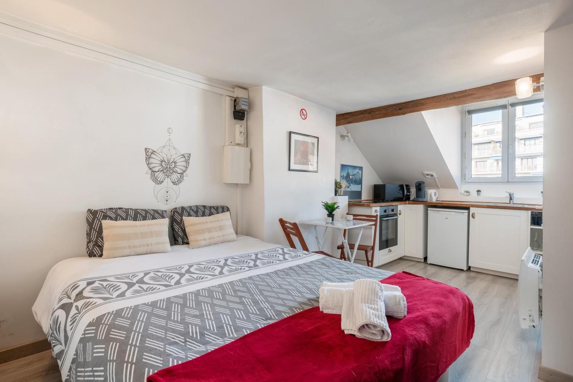 One-Bedroom Apartment