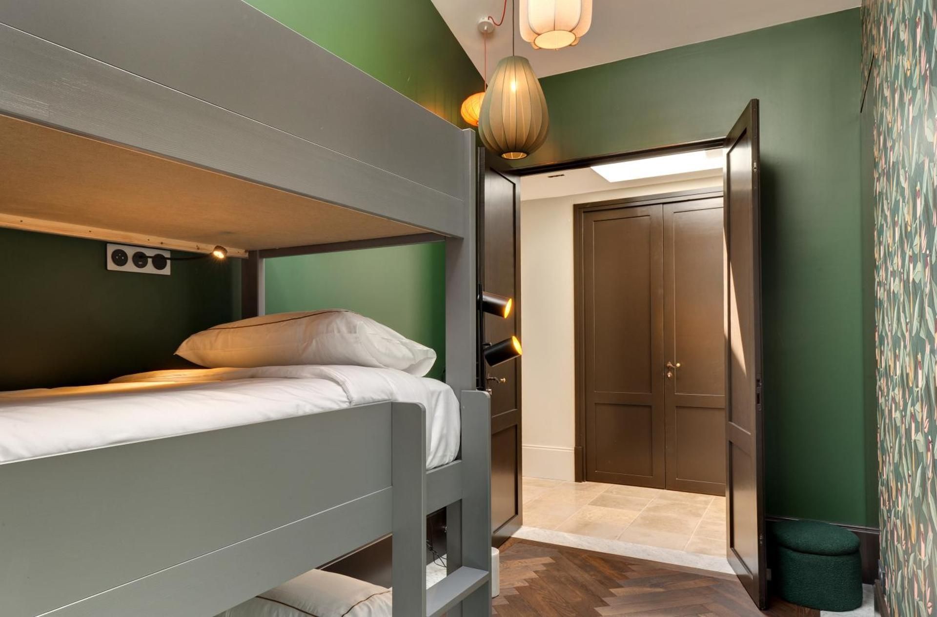 Bunk Bed in Mixed Dormitory Room