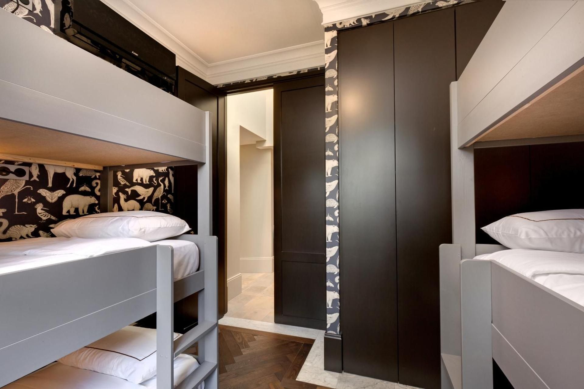 Mixed Dormitory Room