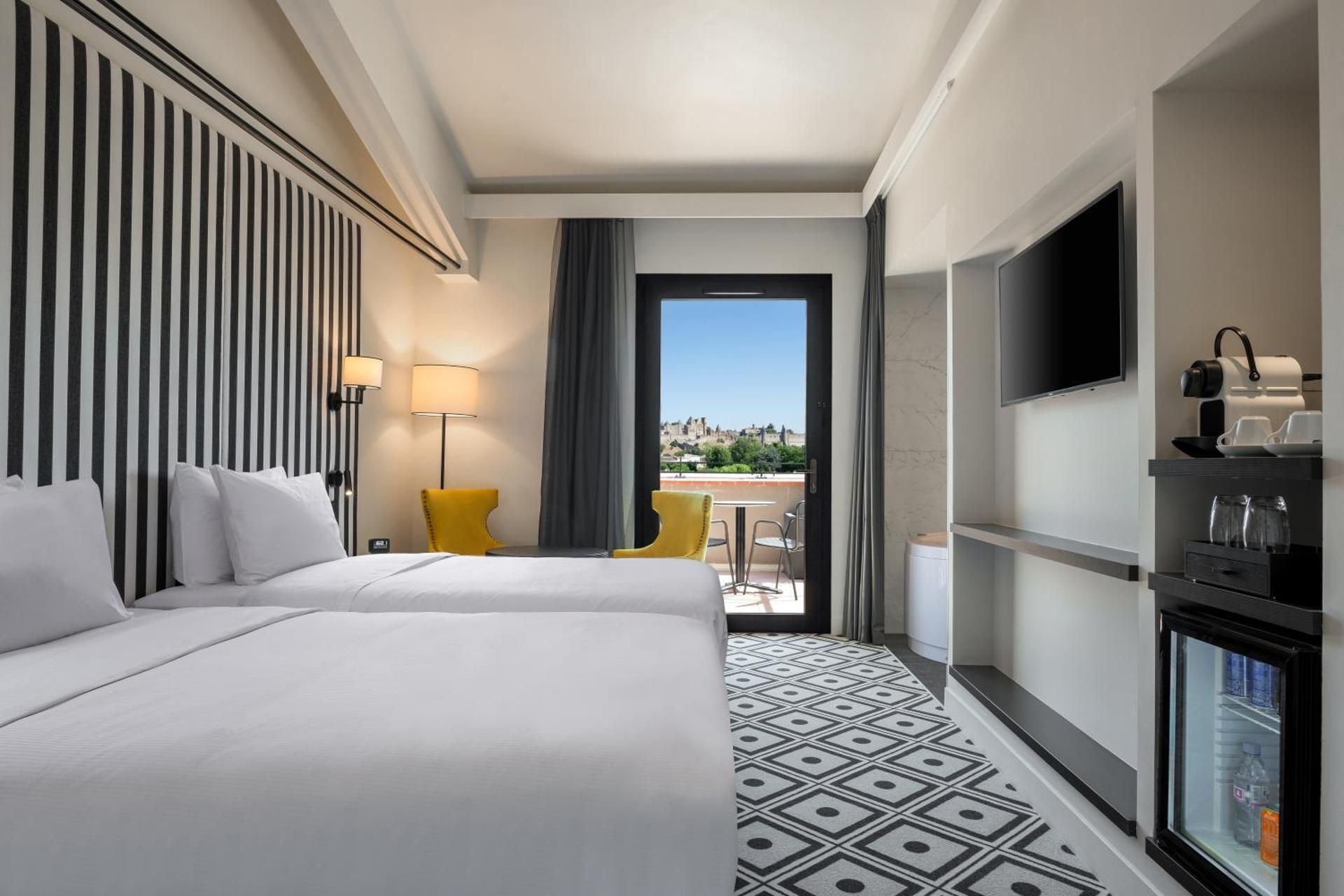 Superior Twin Room with City View
