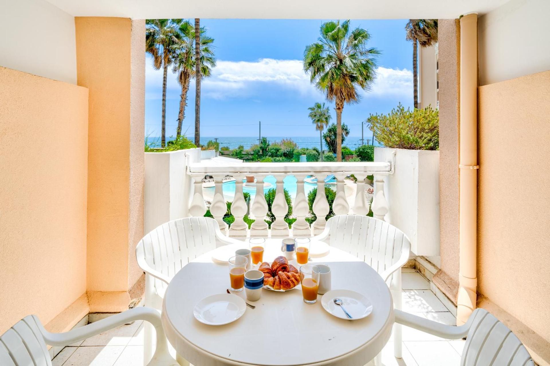 Apartment with Balcony