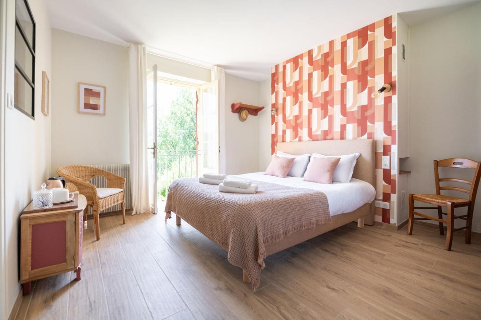 Queen Room with Garden View