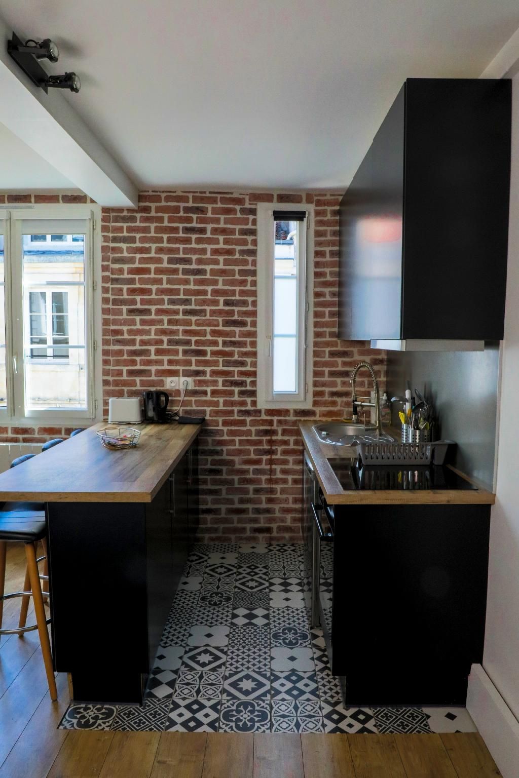 Apartment-Comfort-Ensuite with Bath-City View