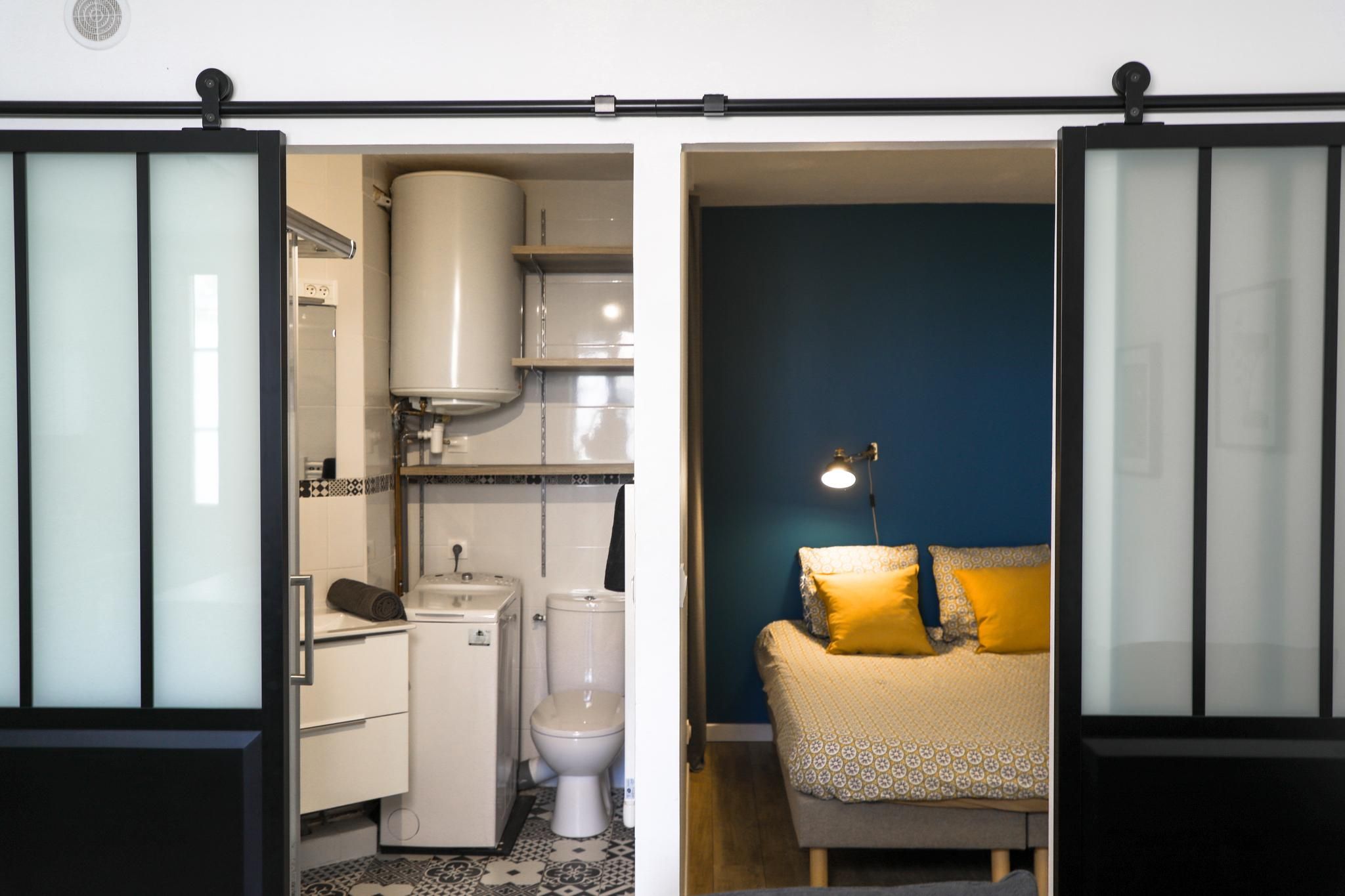 Apartment-Comfort-Ensuite with Bath-City View