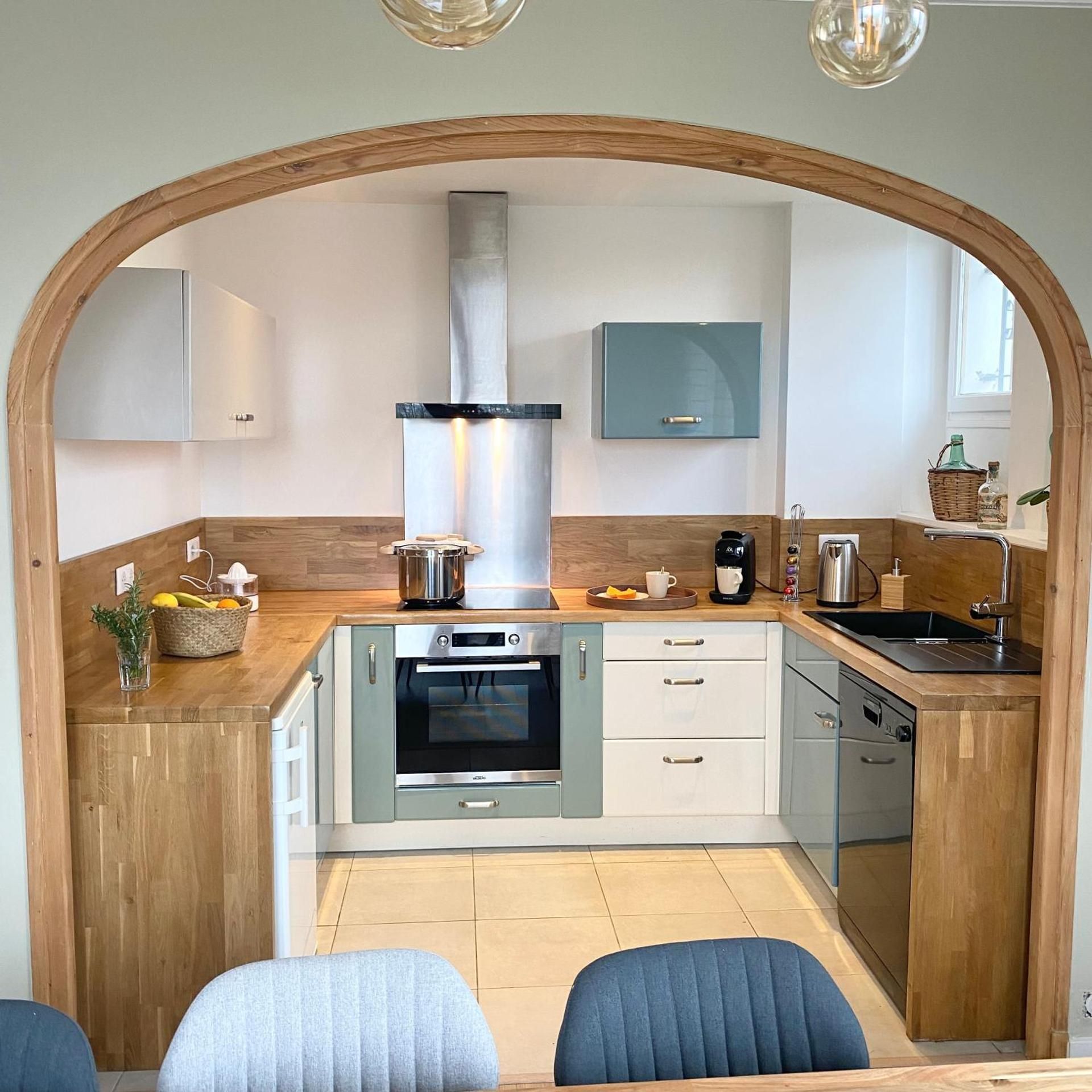 Two-Bedroom Apartment with Mountain View