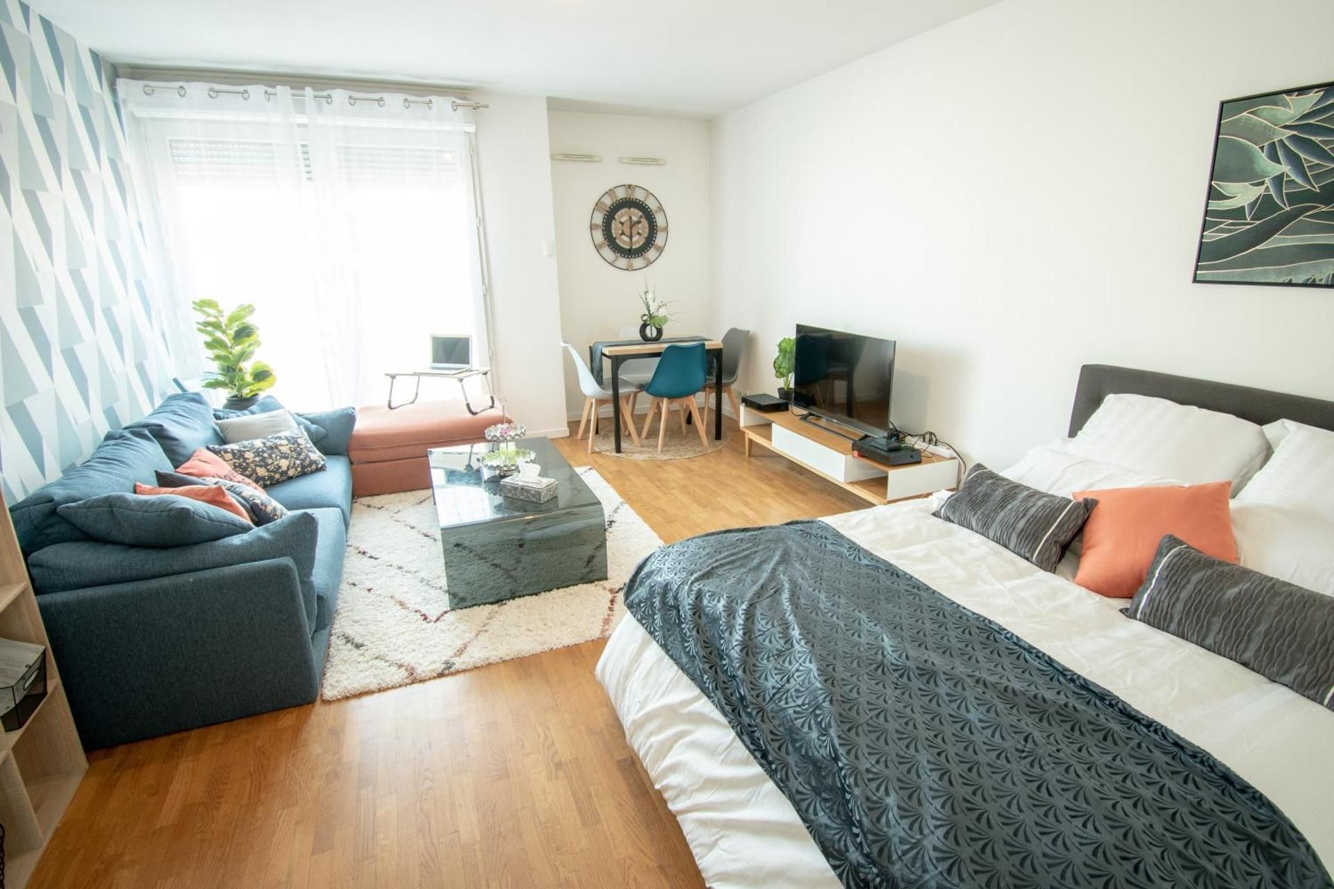 Superior One-Bedroom Apartment