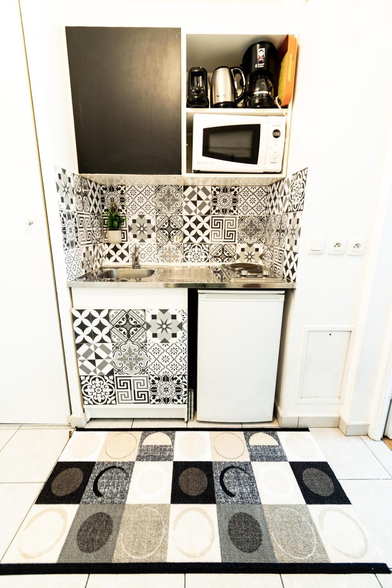 Superior One-Bedroom Apartment