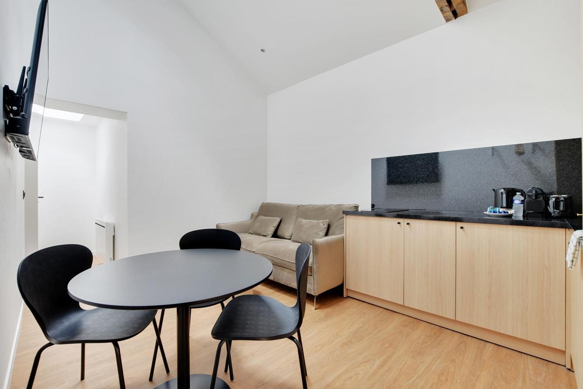 One-Bedroom Apartment - Non-Smoking
