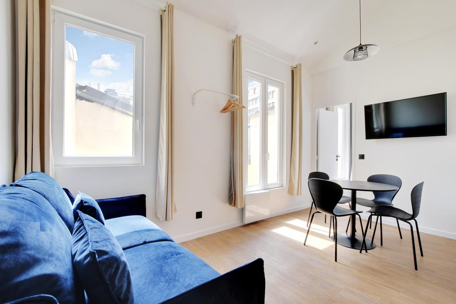 One-Bedroom Deluxe Apartment