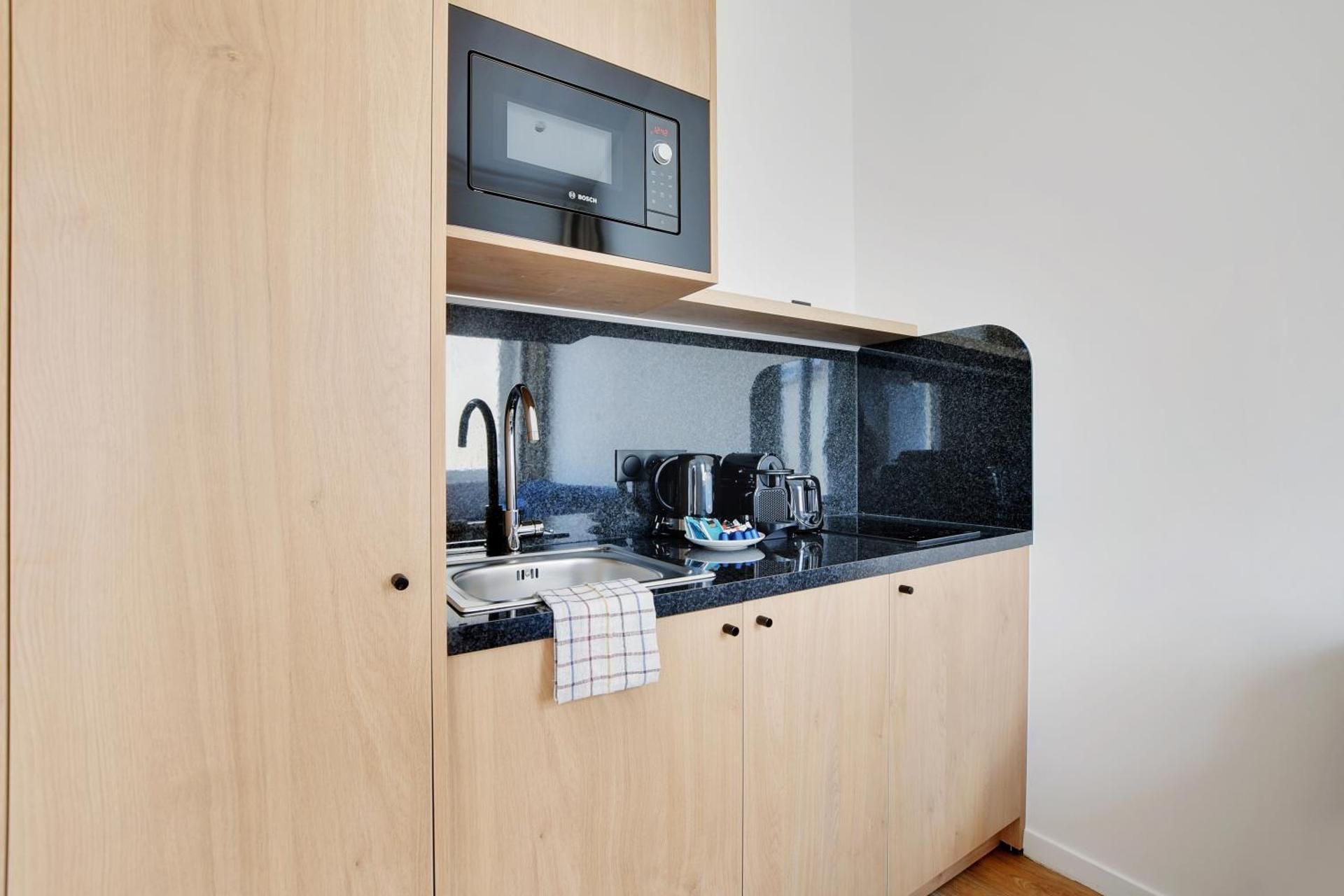 One-Bedroom Deluxe Apartment