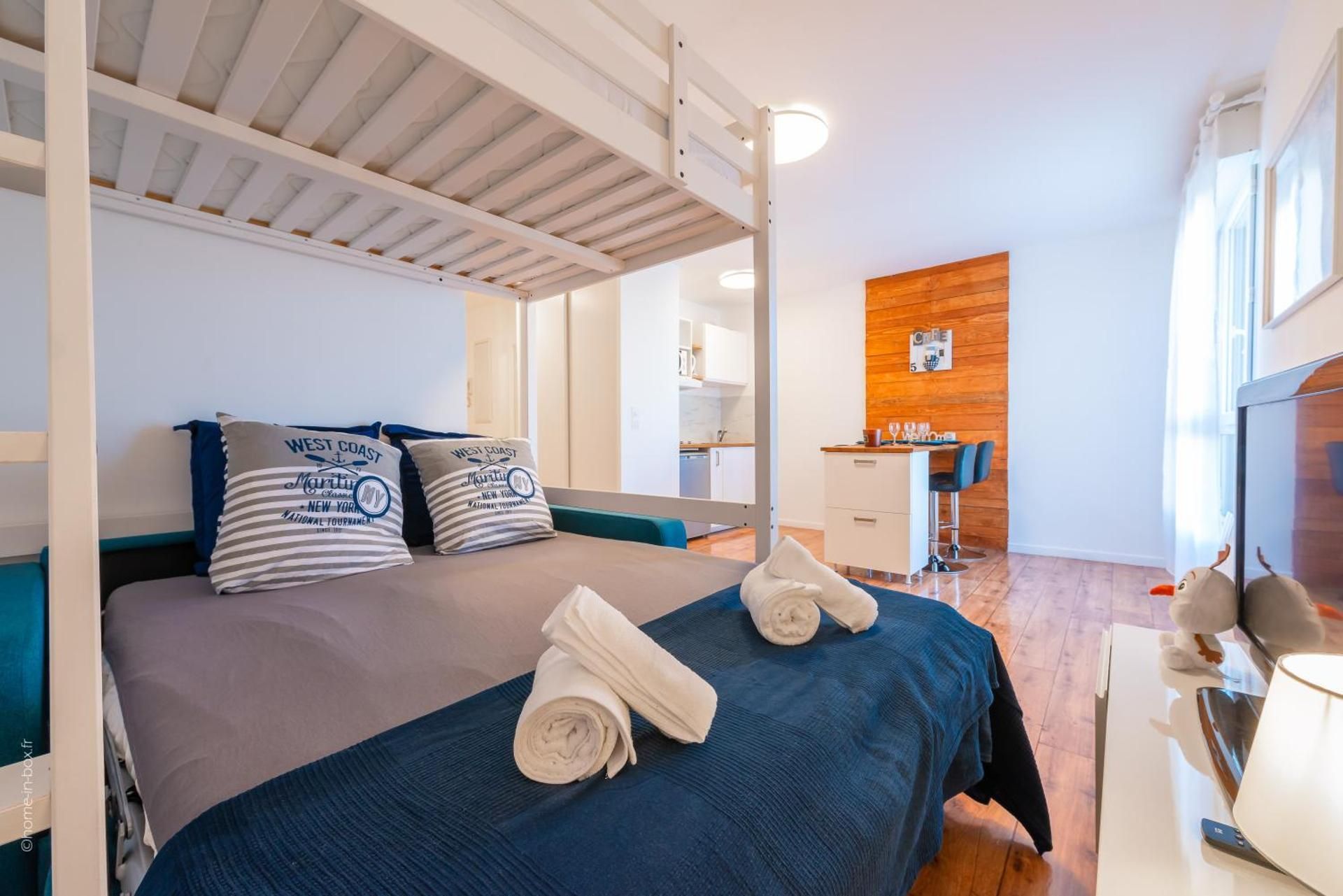 One-Bedroom Apartment