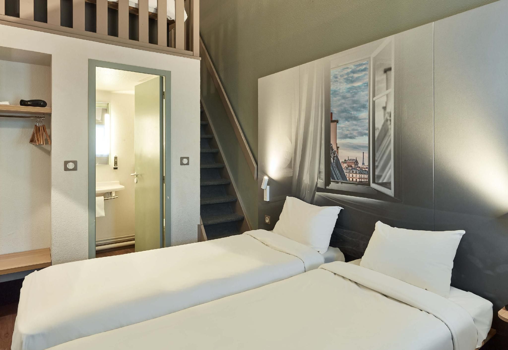 Classic Quadruple Room