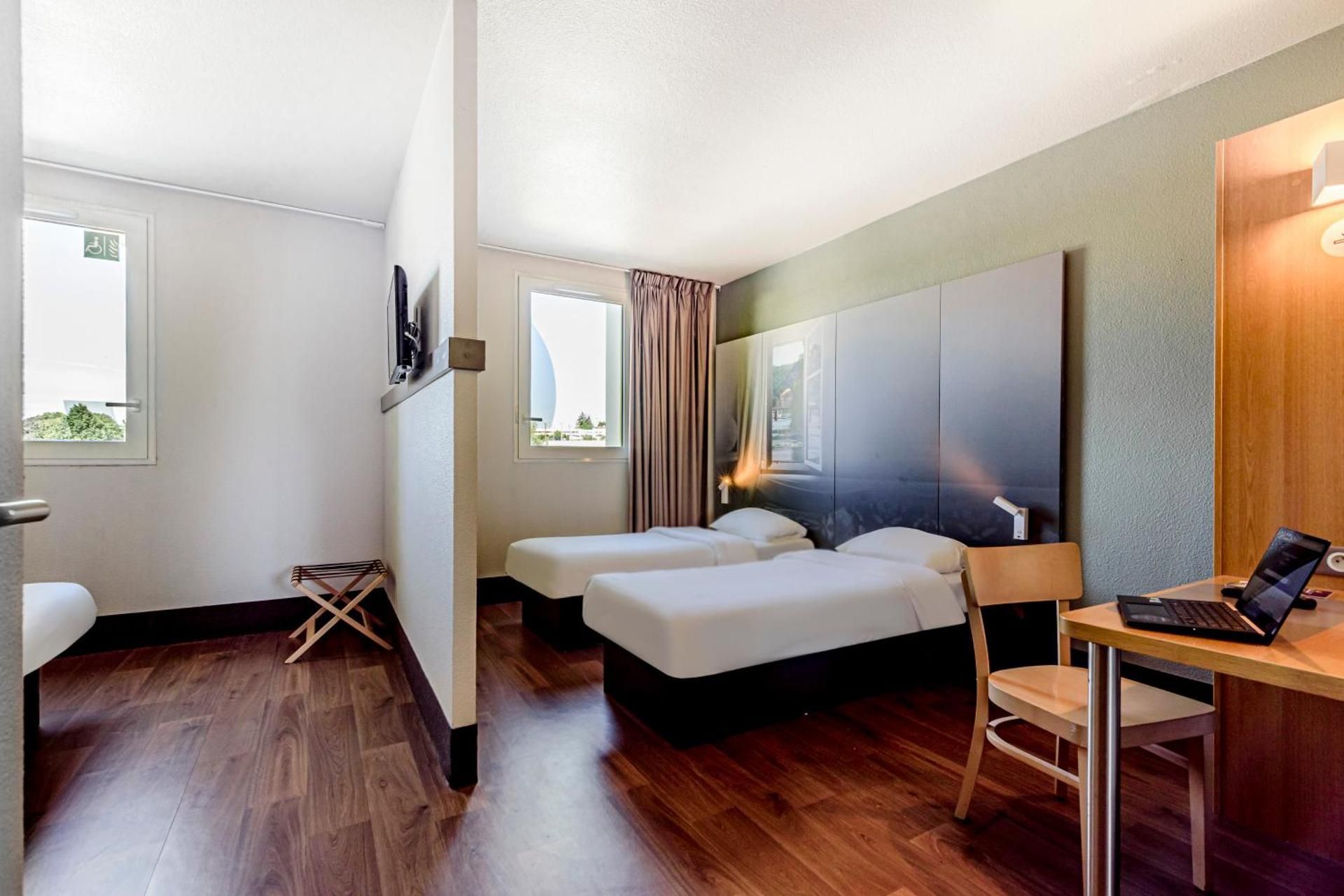 B&B HOTEL Besancon Chateaufarine Quadruple Room - Disability Access