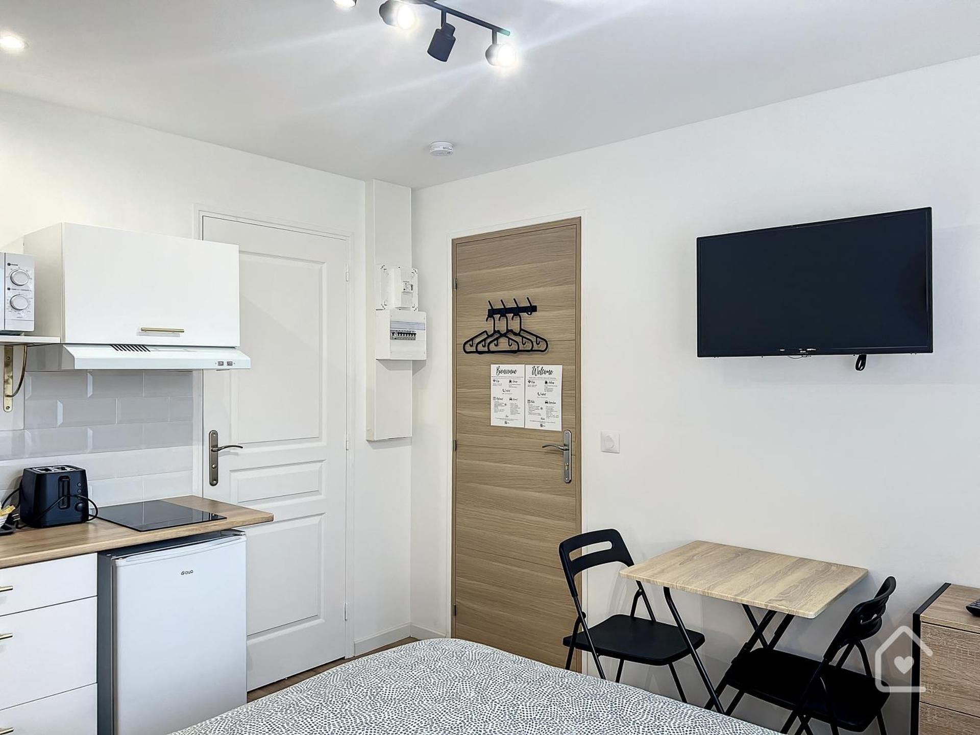 Apartment with Garden View