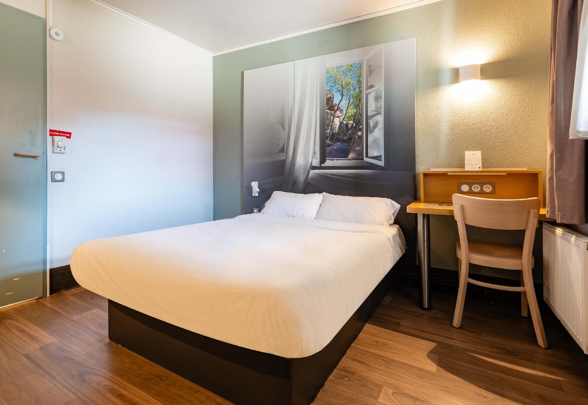 B&B HOTEL Grenoble Universite 1 Double Room 2