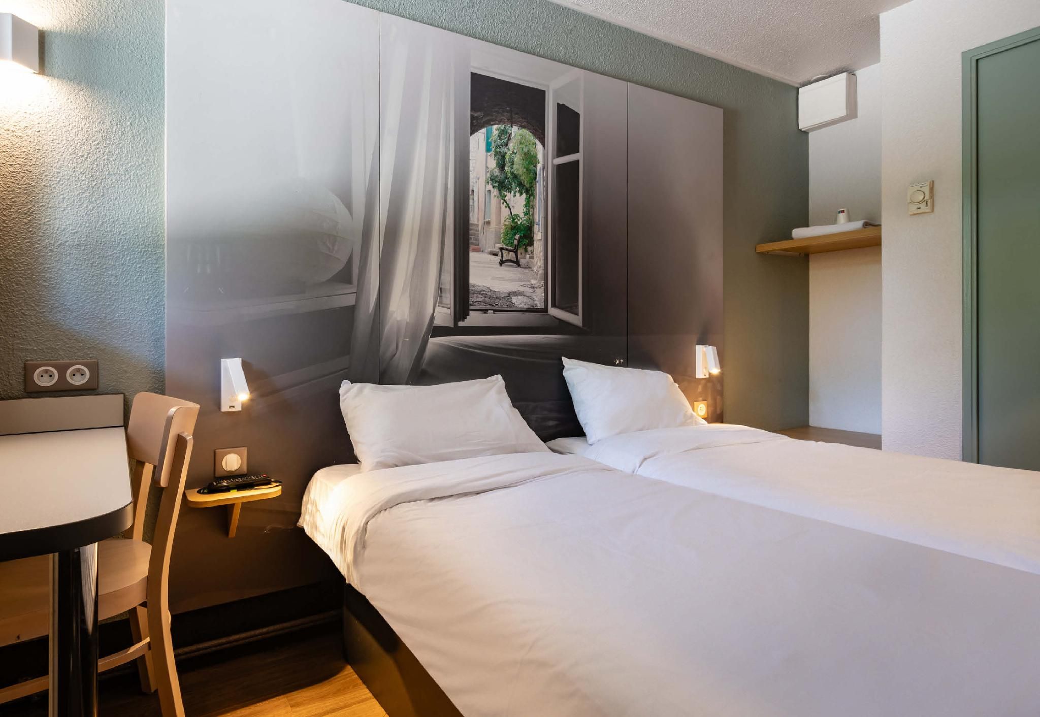 Twin Room - Non-Smoking