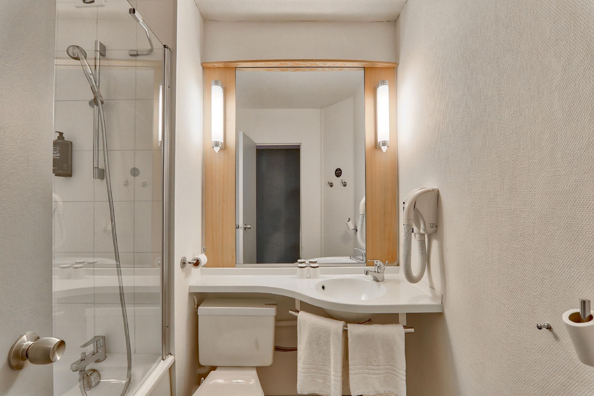 B&B HOTEL Montlucon Centre Standard Double Room 3