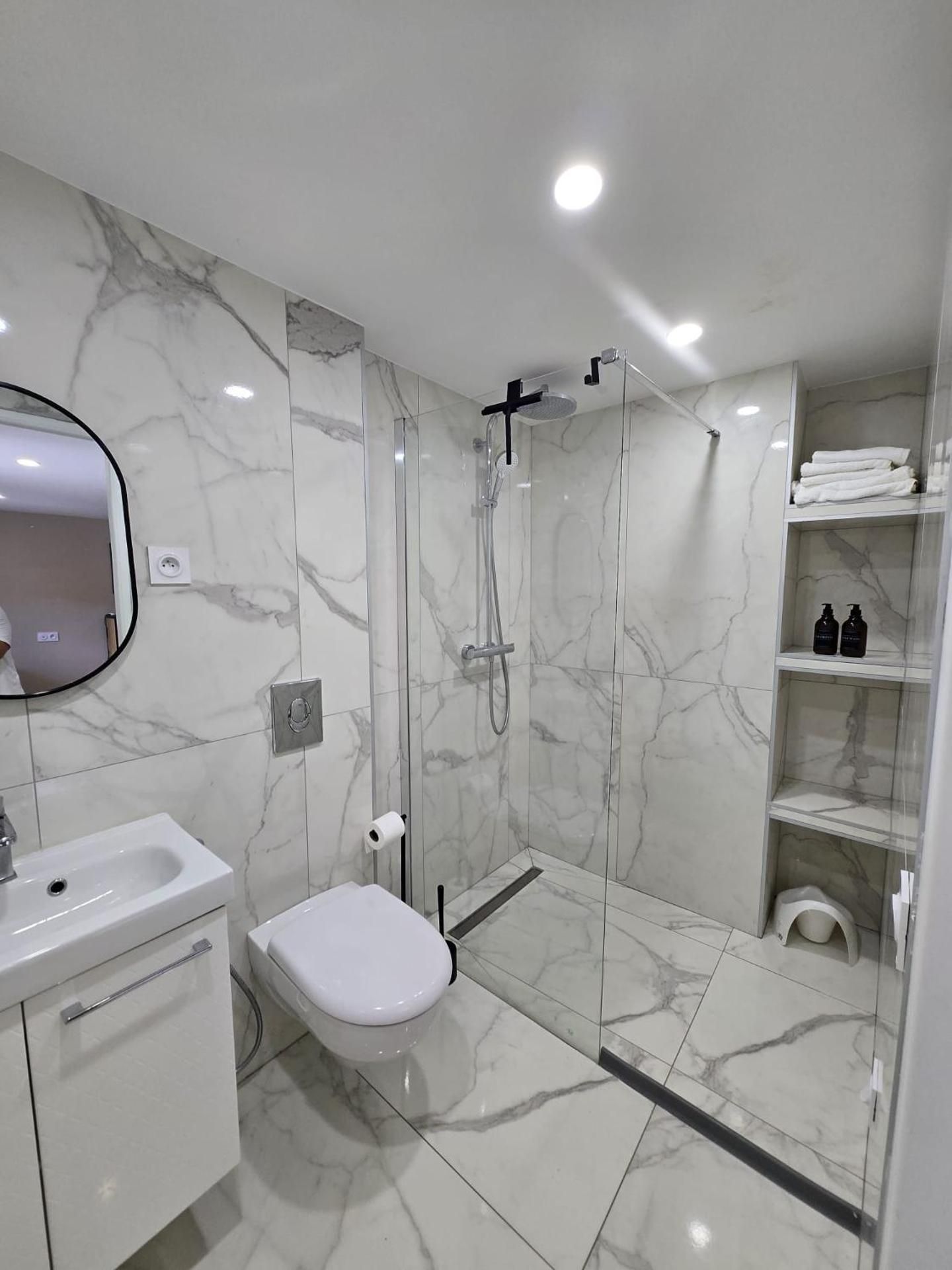 Double Room with Private Bathroom