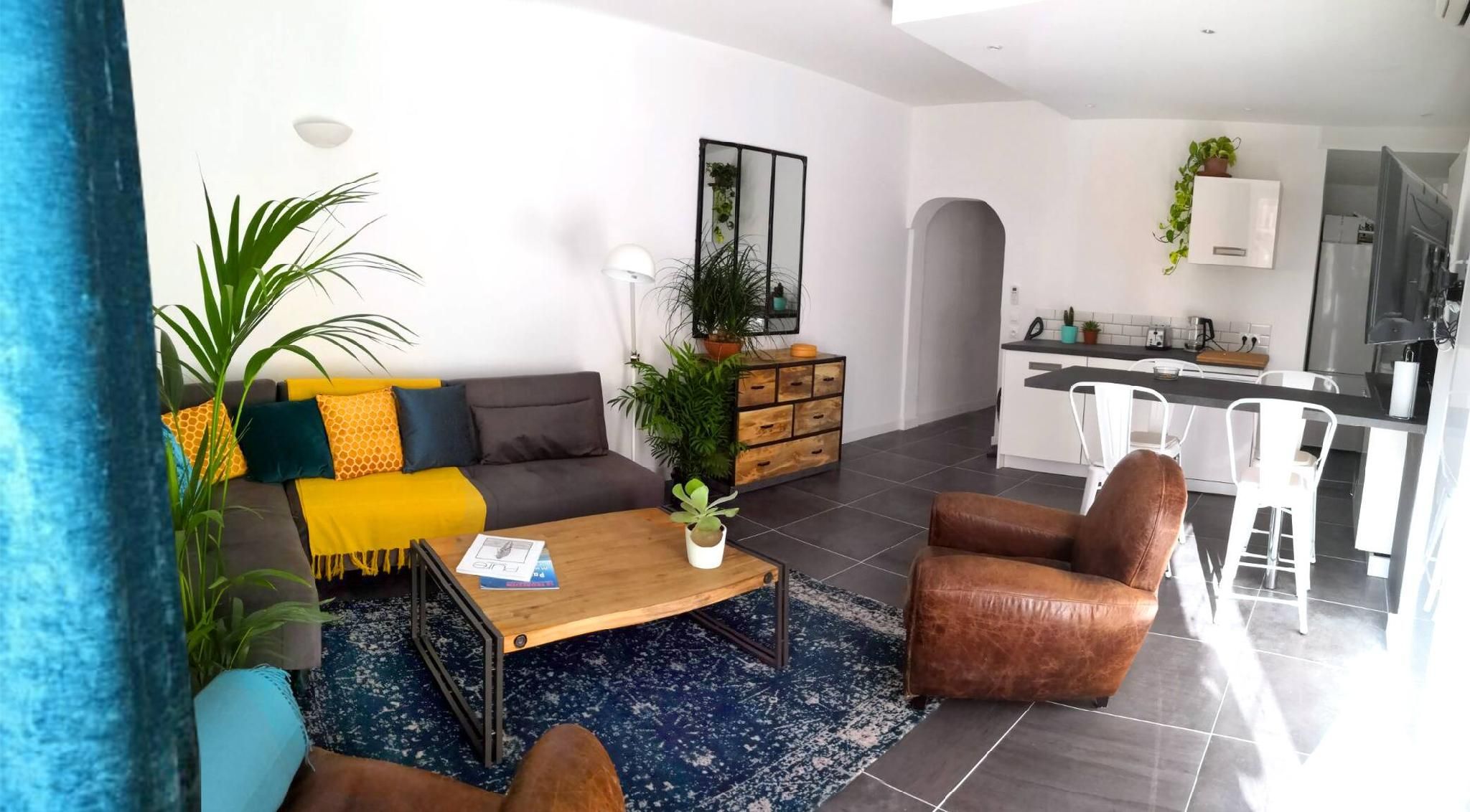 apartment - entire house or apartment