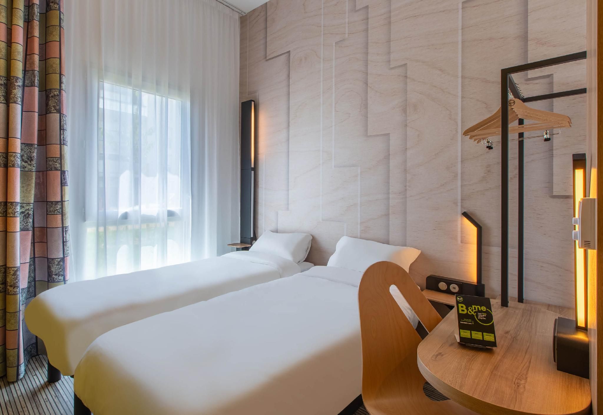 B&B HOTEL Orleans Saran Twin Room