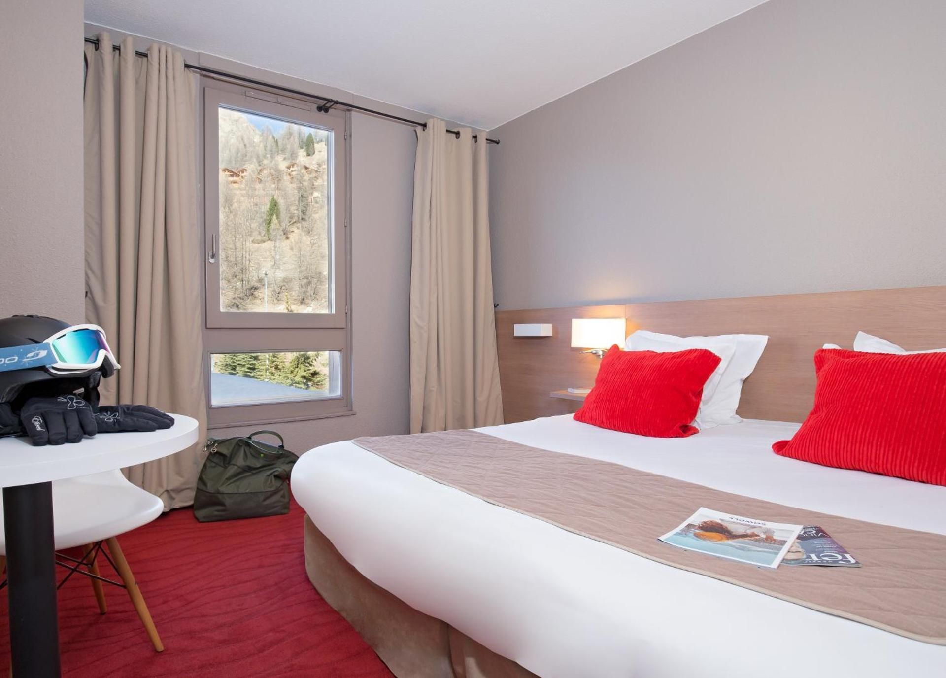 Quadruple Room (2 Adults + 2 Children)