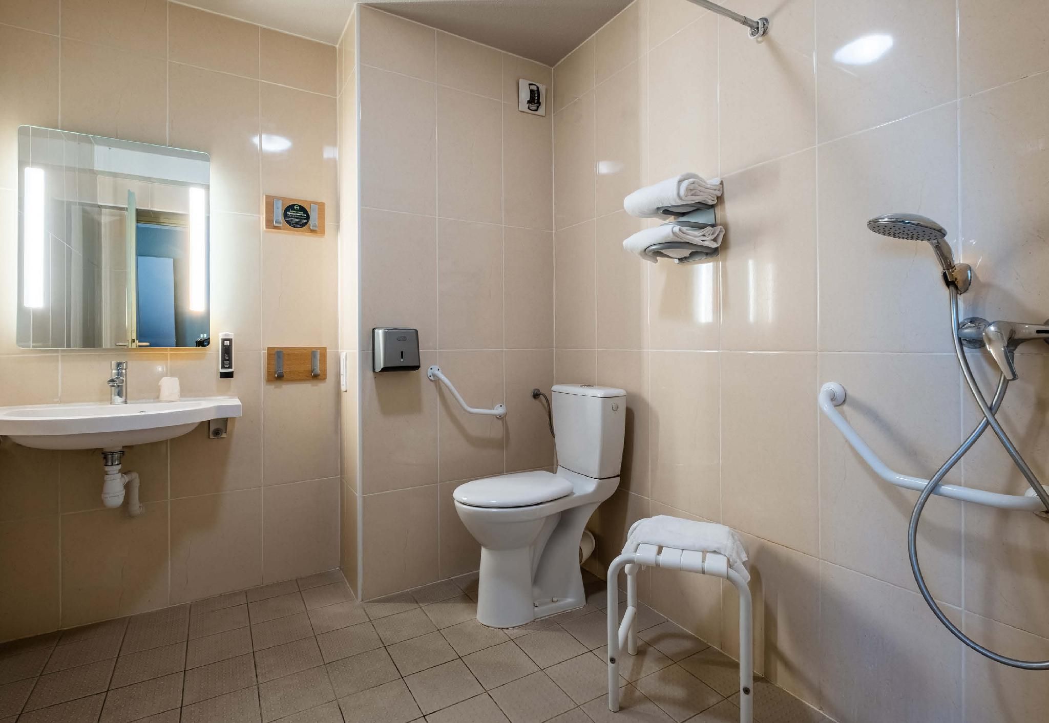 B&B HOTEL Annecy Argonay Double Room - Disability Access 2