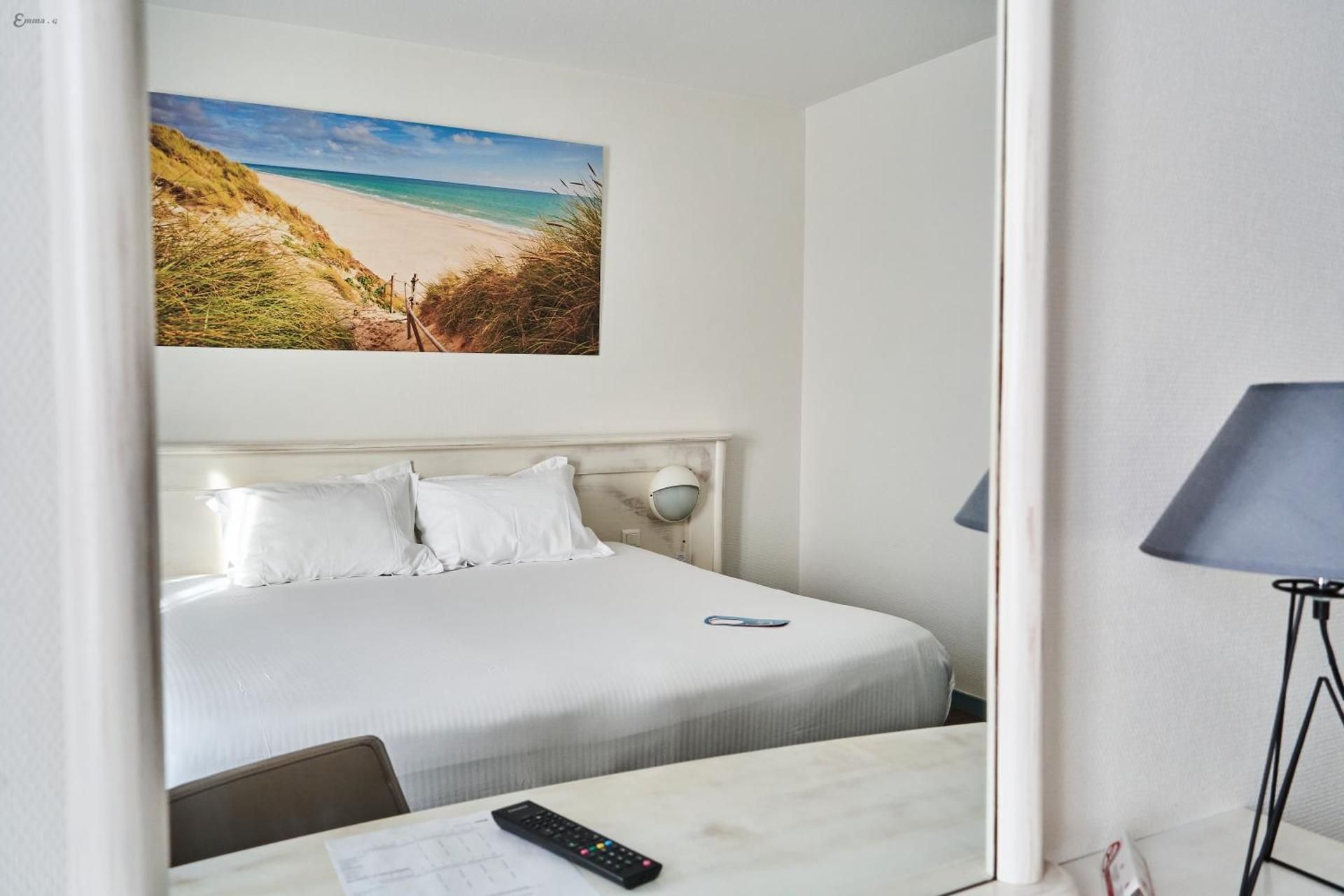Standard Double Room with Wellness Center access - Parking View