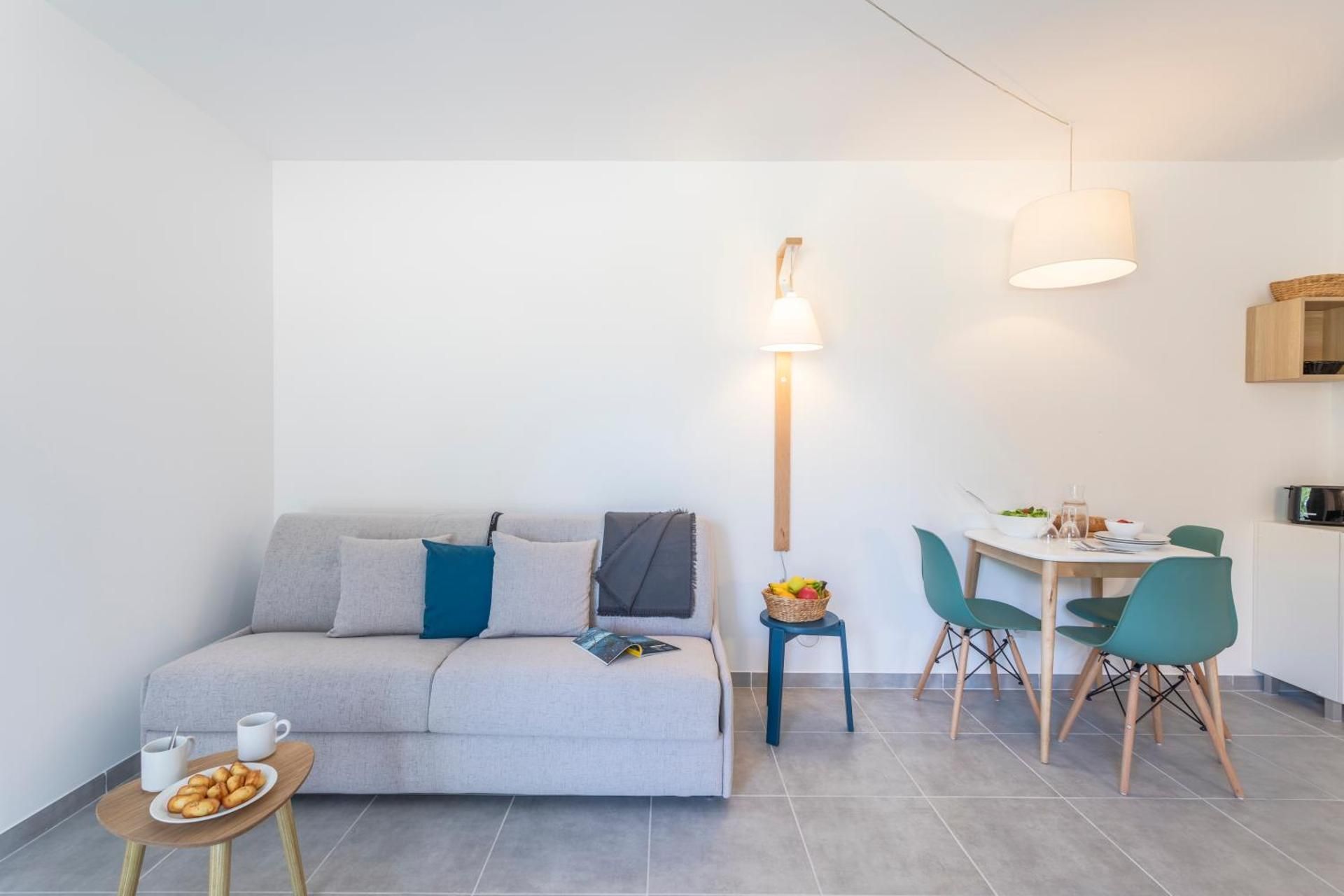 Studio with Air Conditioning (2 People)