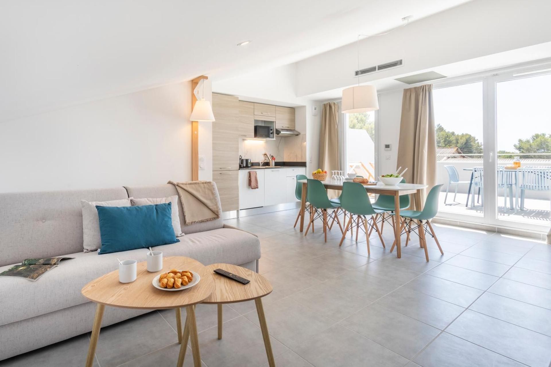 Two-Bedroom Duplex Apartment with Air Conditioning and Large Terrace (6 People)