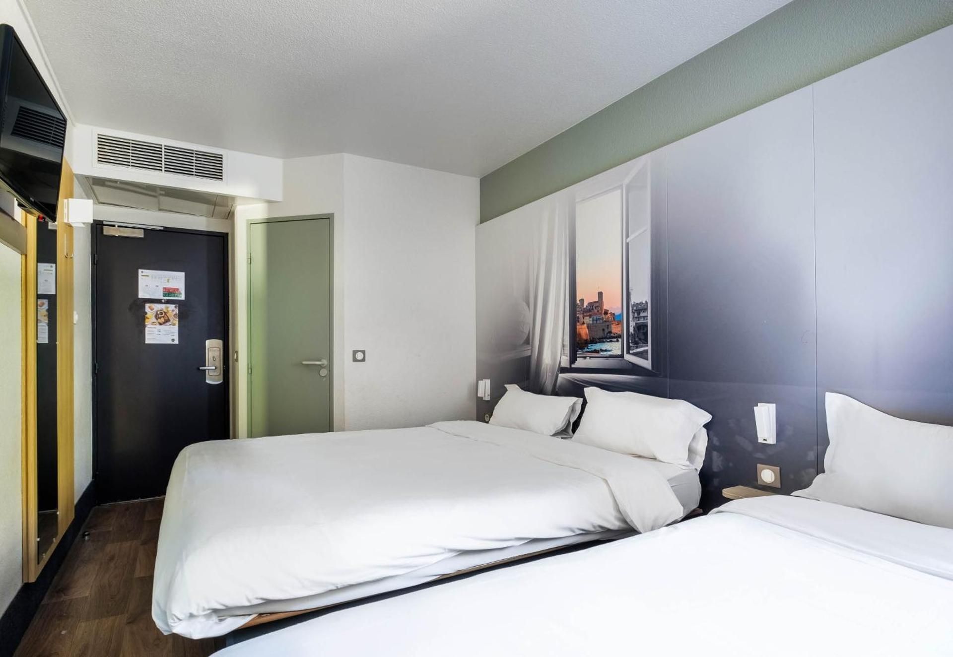 B&B HOTEL Antibes Sophia Le Relais Triple Room 2