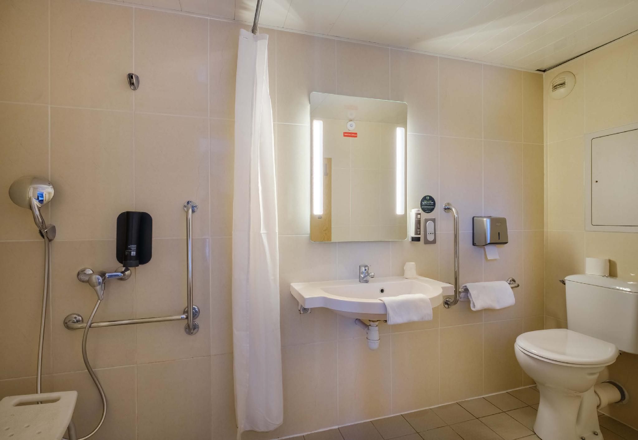 B&B HOTEL Antibes Sophia Antipolis Double Room - Disability Access 3