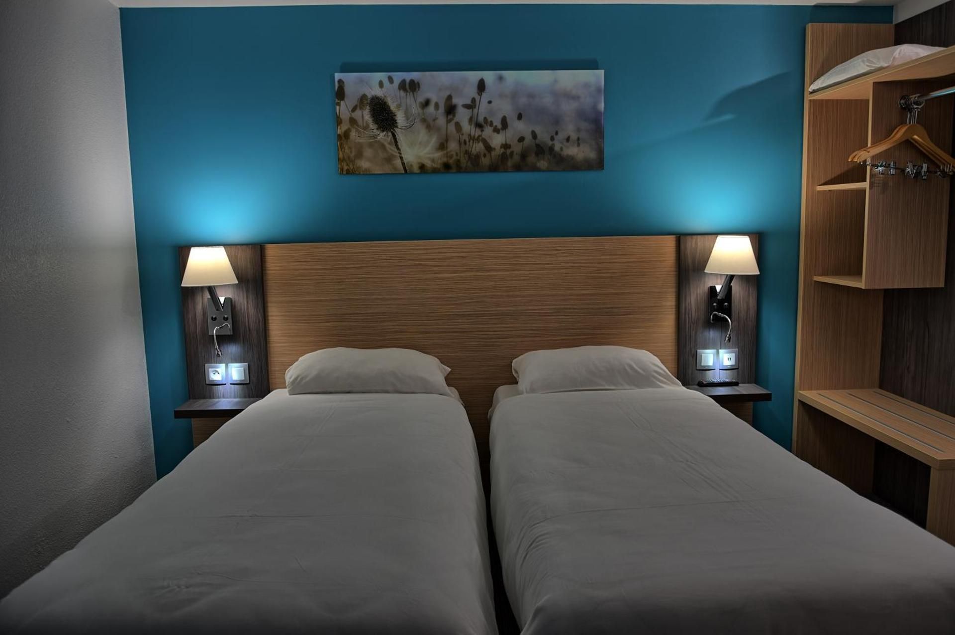Family Suite (2 Adults + 2 Children)