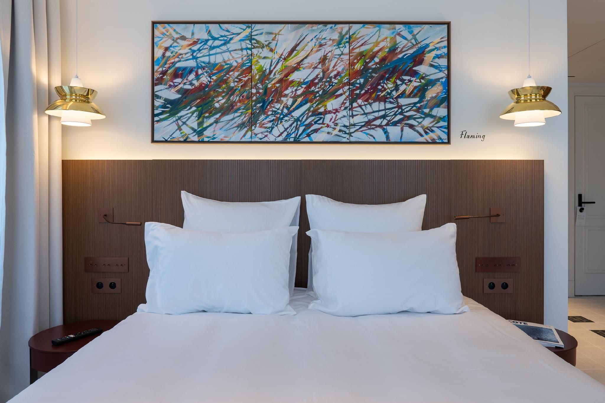 Deluxe Sea View Room with Queen Bed