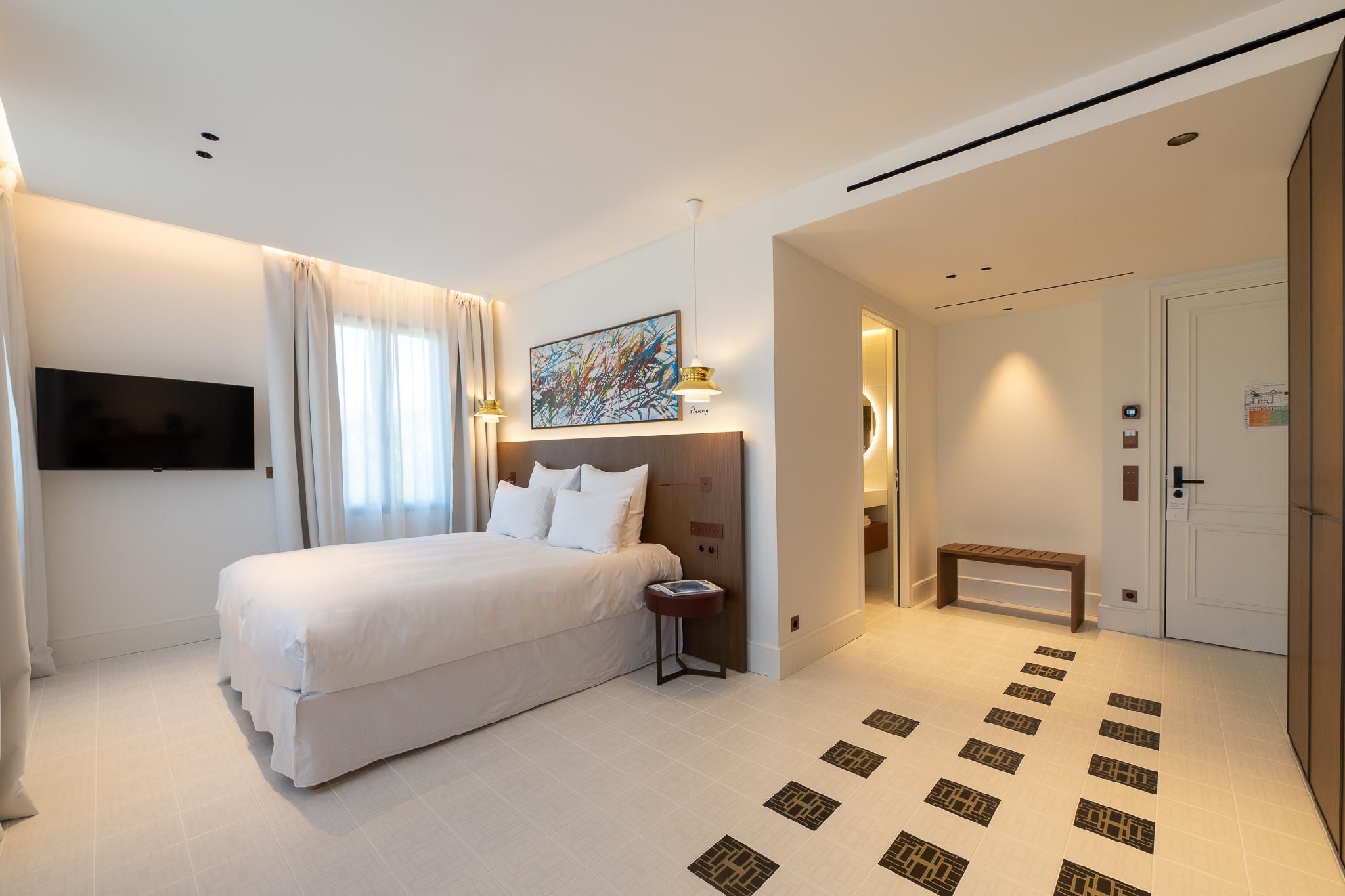 Deluxe Sea View Room with Queen Bed