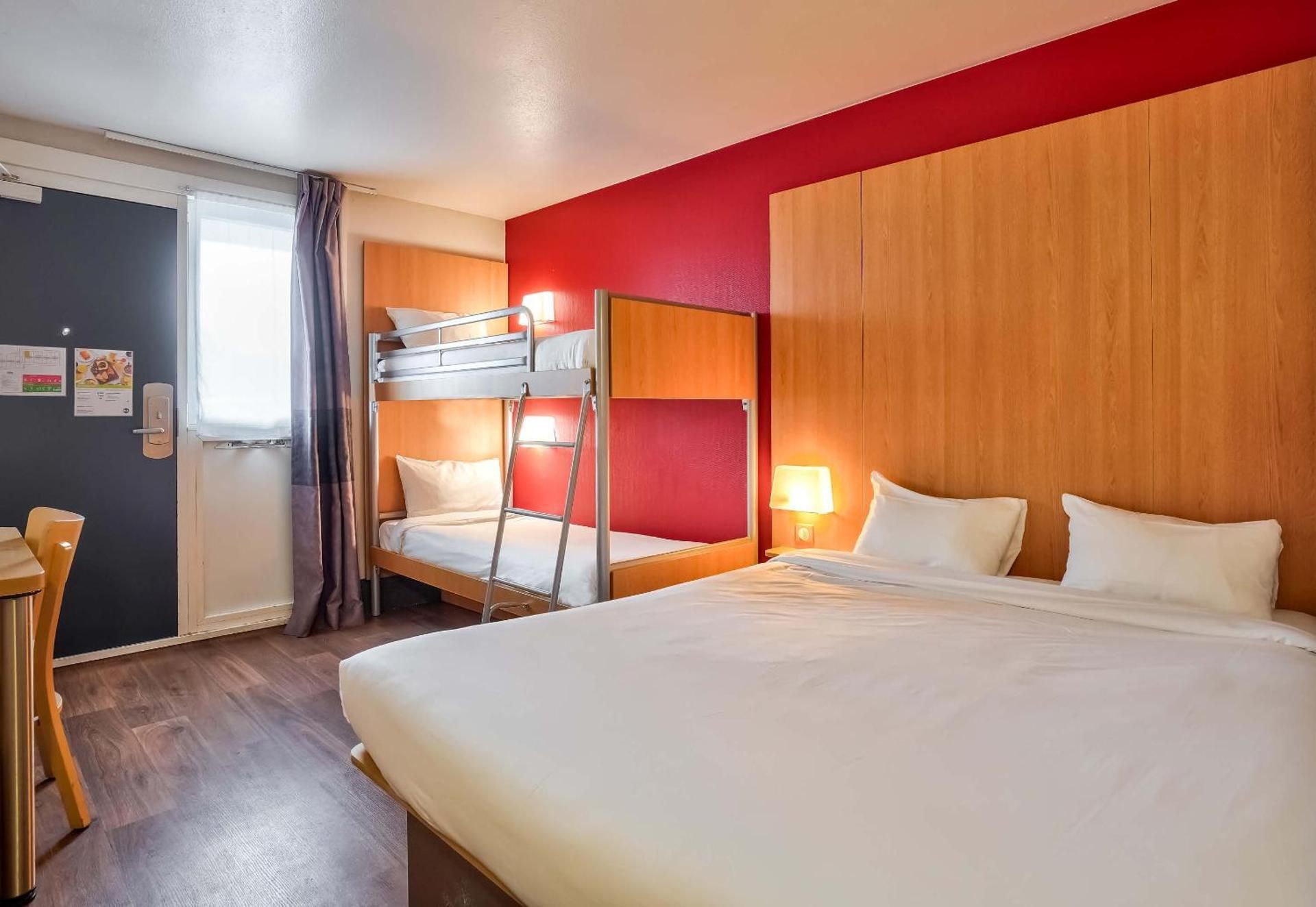 Classic Quadruple Room