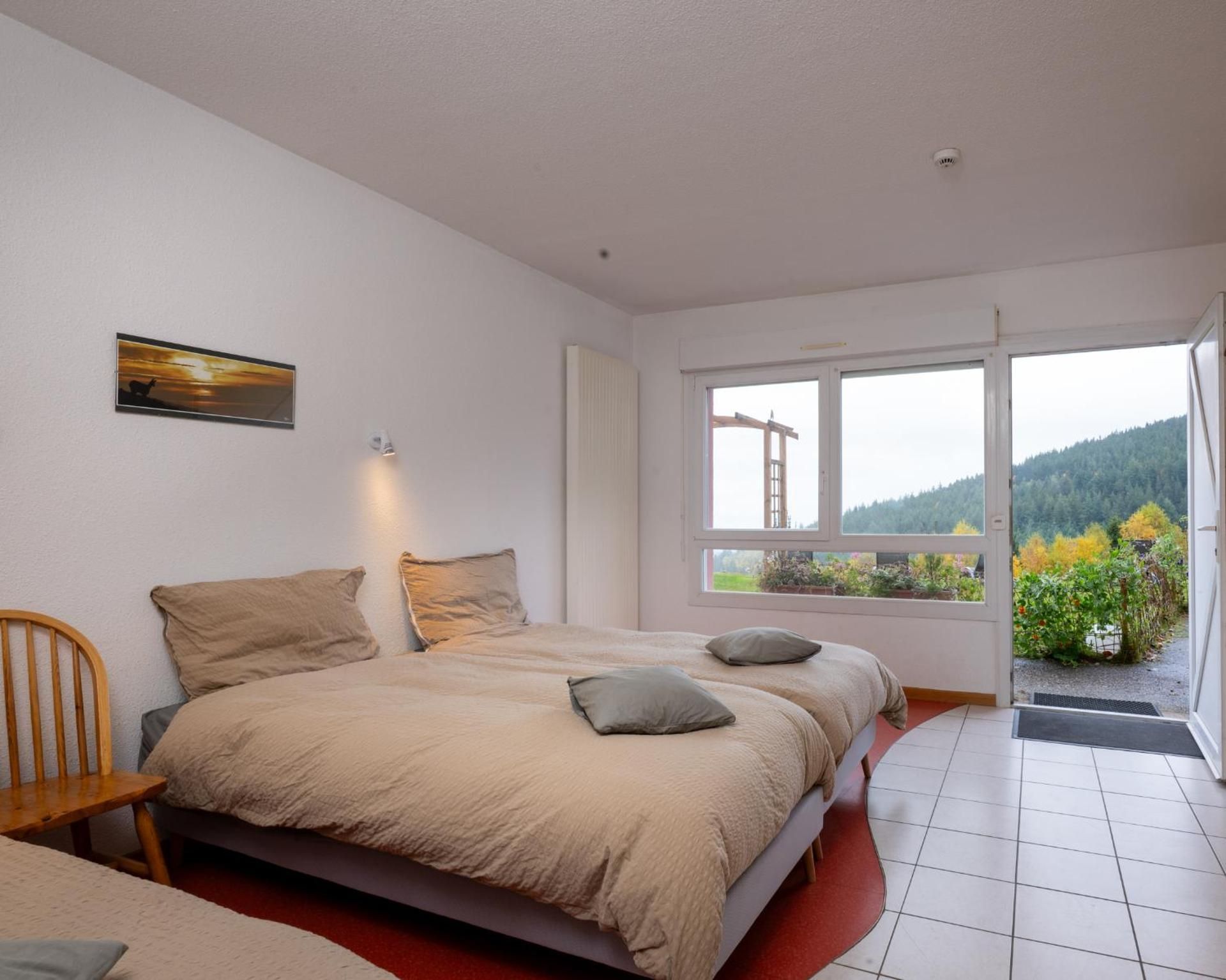 Apartment with Mountain View