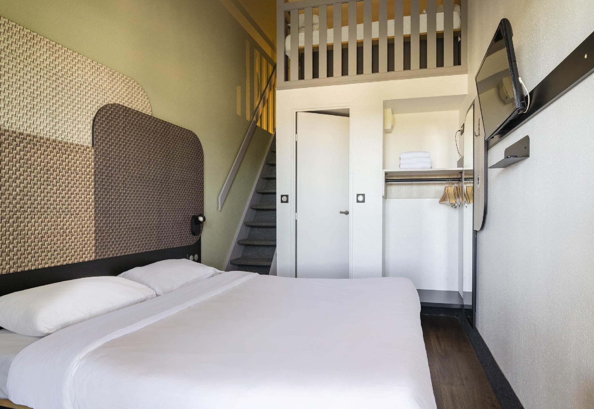 Classic Quadruple Room