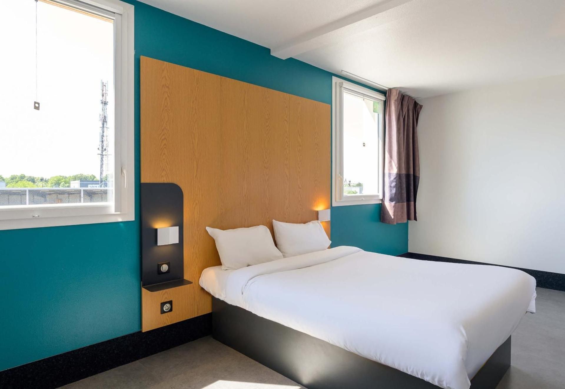 B&B HOTEL Lieusaint Carre Senart Double Room - Disability Access