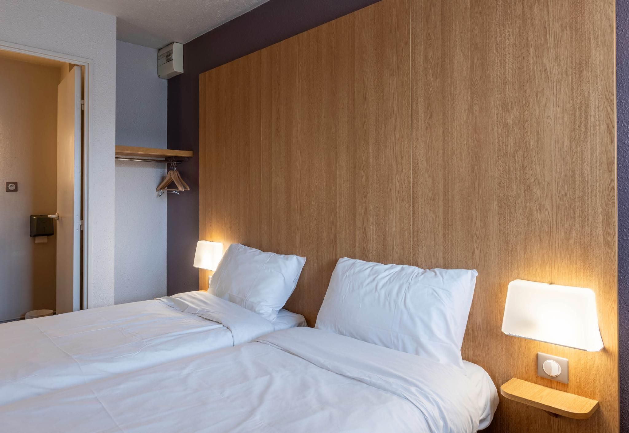 Twin Room - Non-Smoking