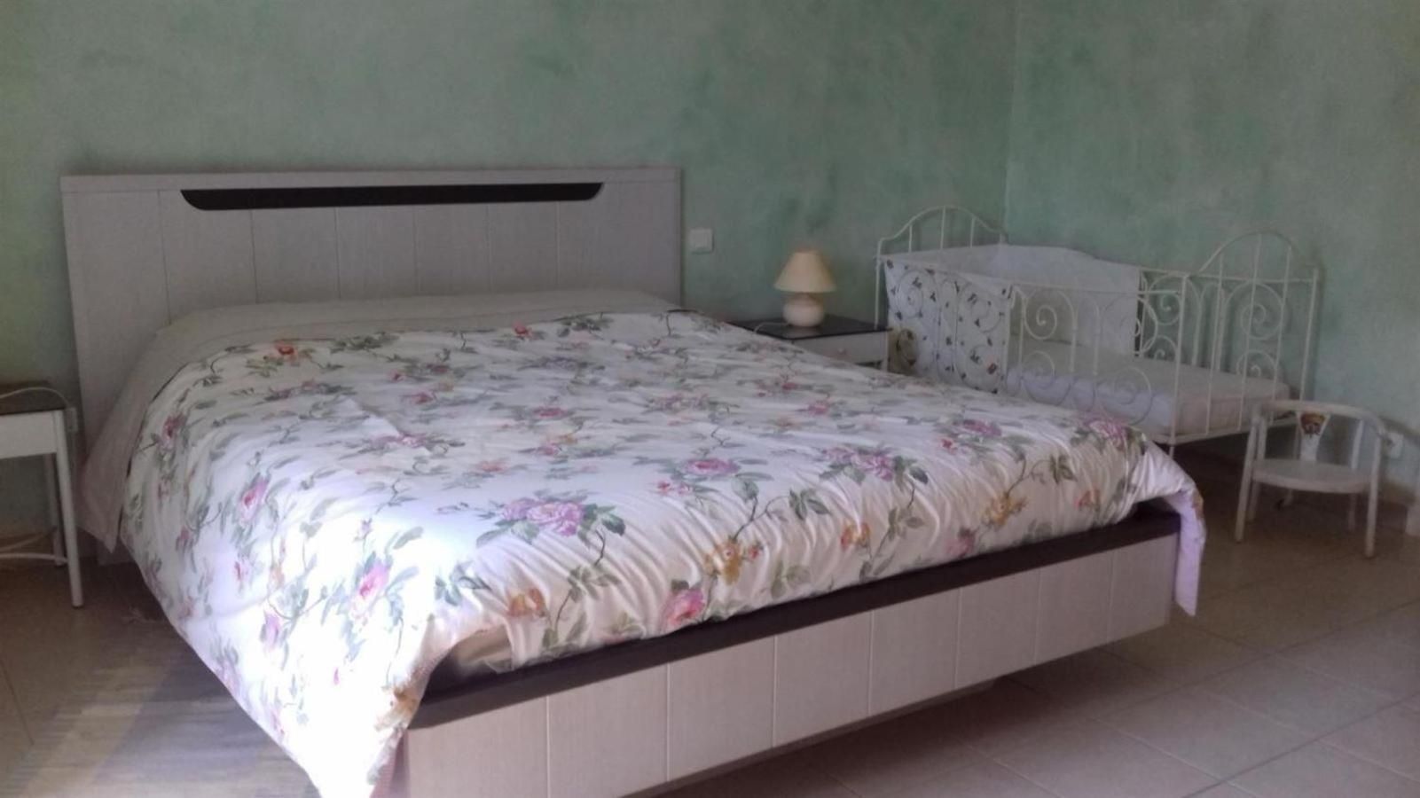 Ferme du Pigeonnier Family Room with Shower