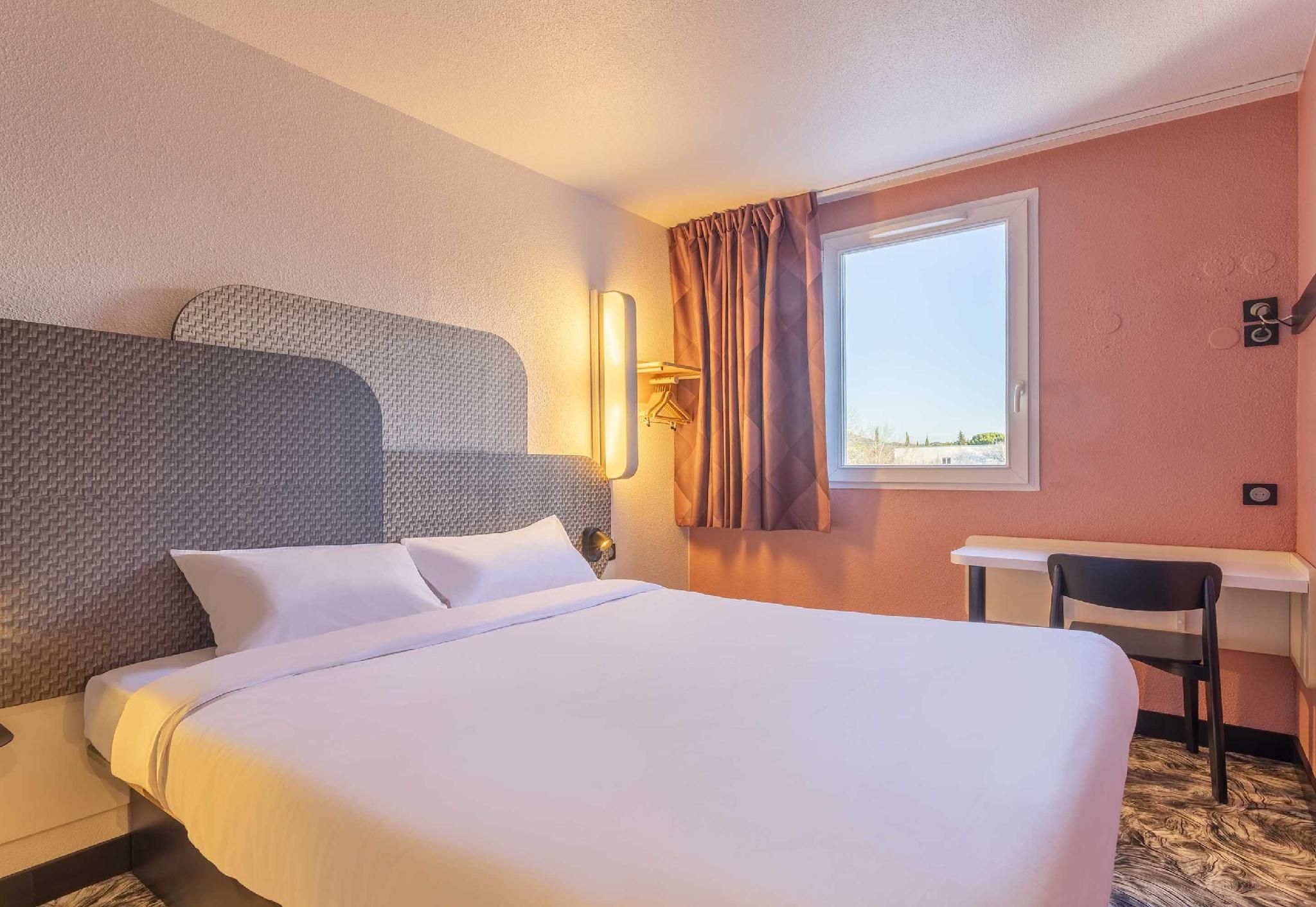 Double - Room With A Large Bed For 2 People