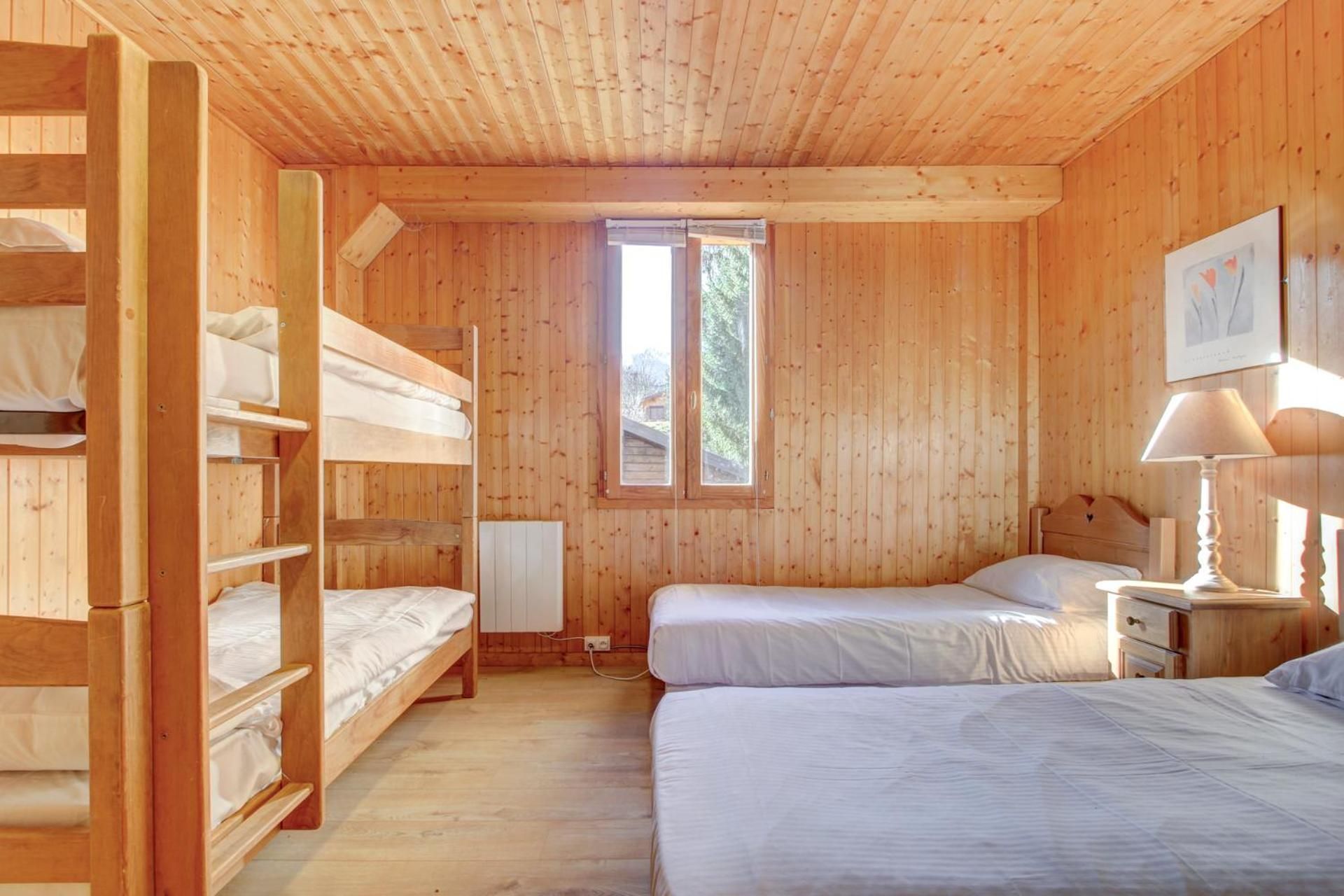 Quadruple Room with Private Bathroom