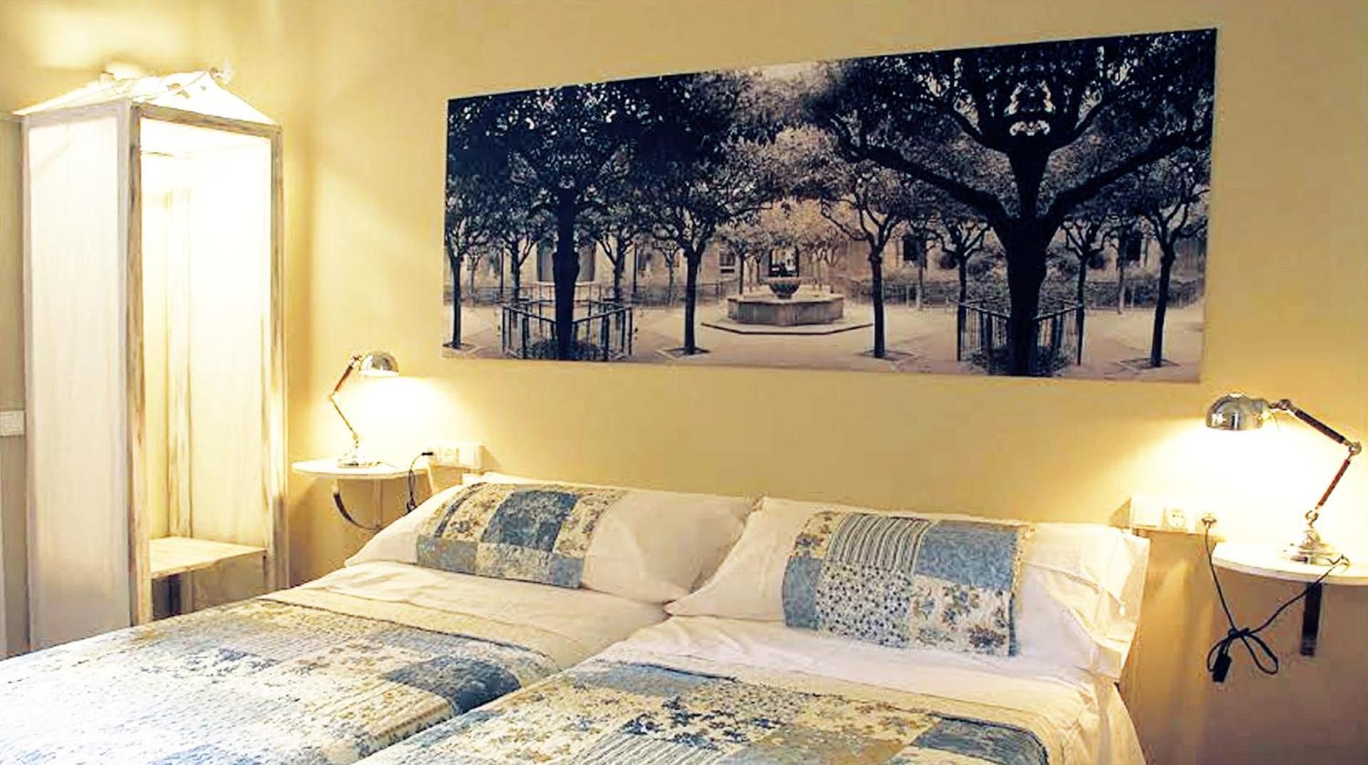 Triple Room with Private External Bathroom (1 double and 1 single room)