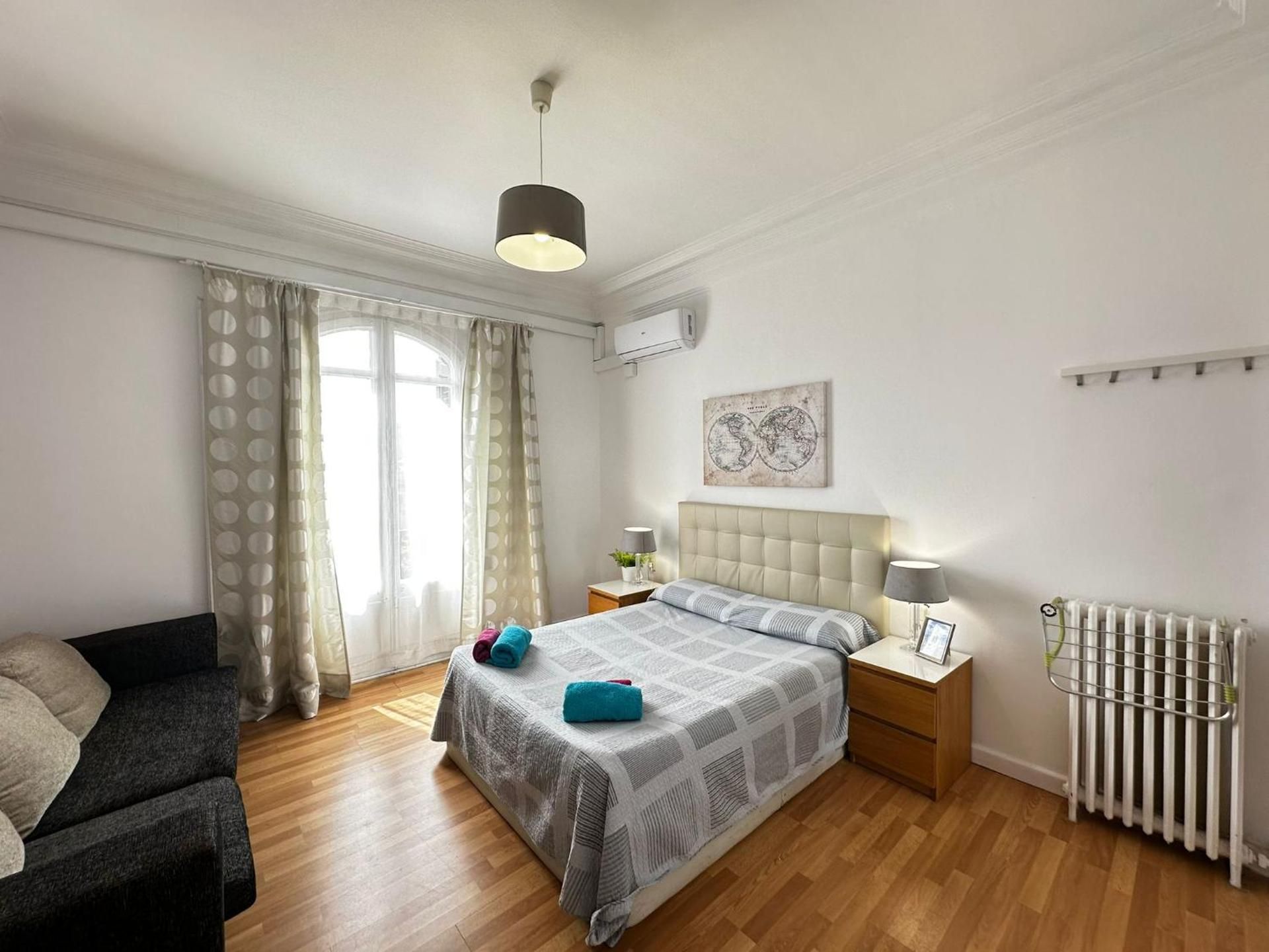 Basic Triple Room with Shared Bathroom
