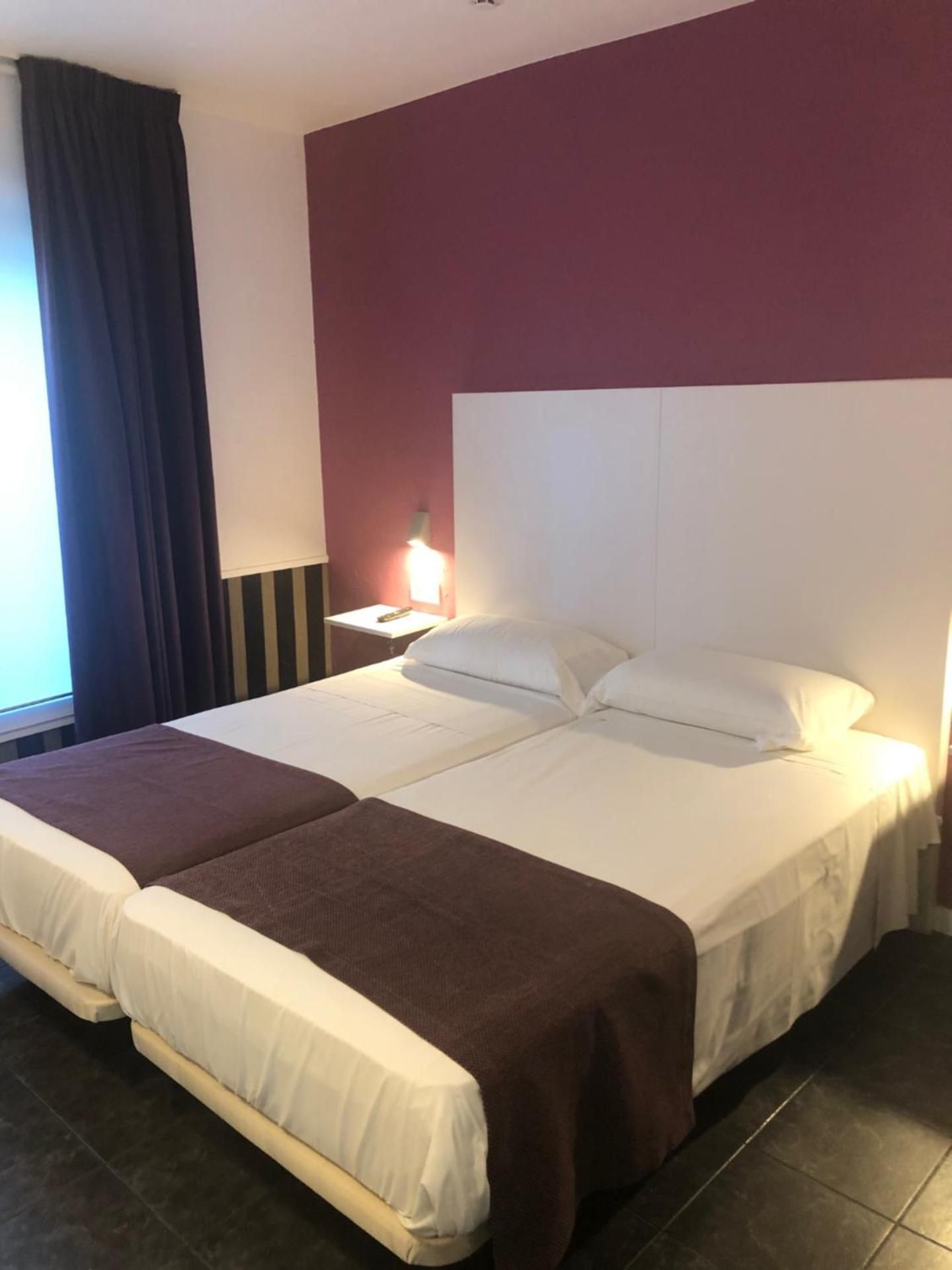 Colors Double or Twin Room with Private Bathroom