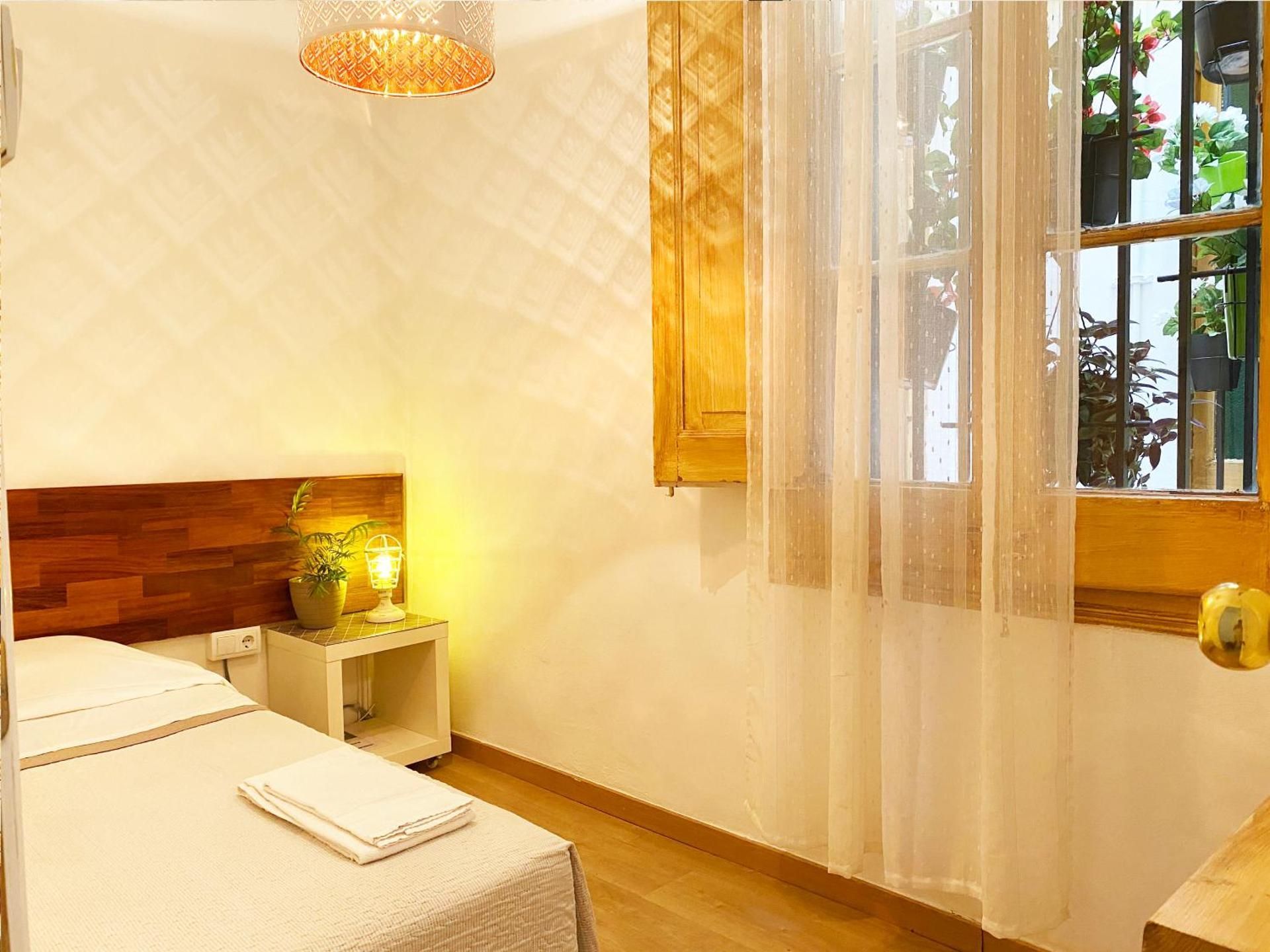 Single Room with Shared Bathroom