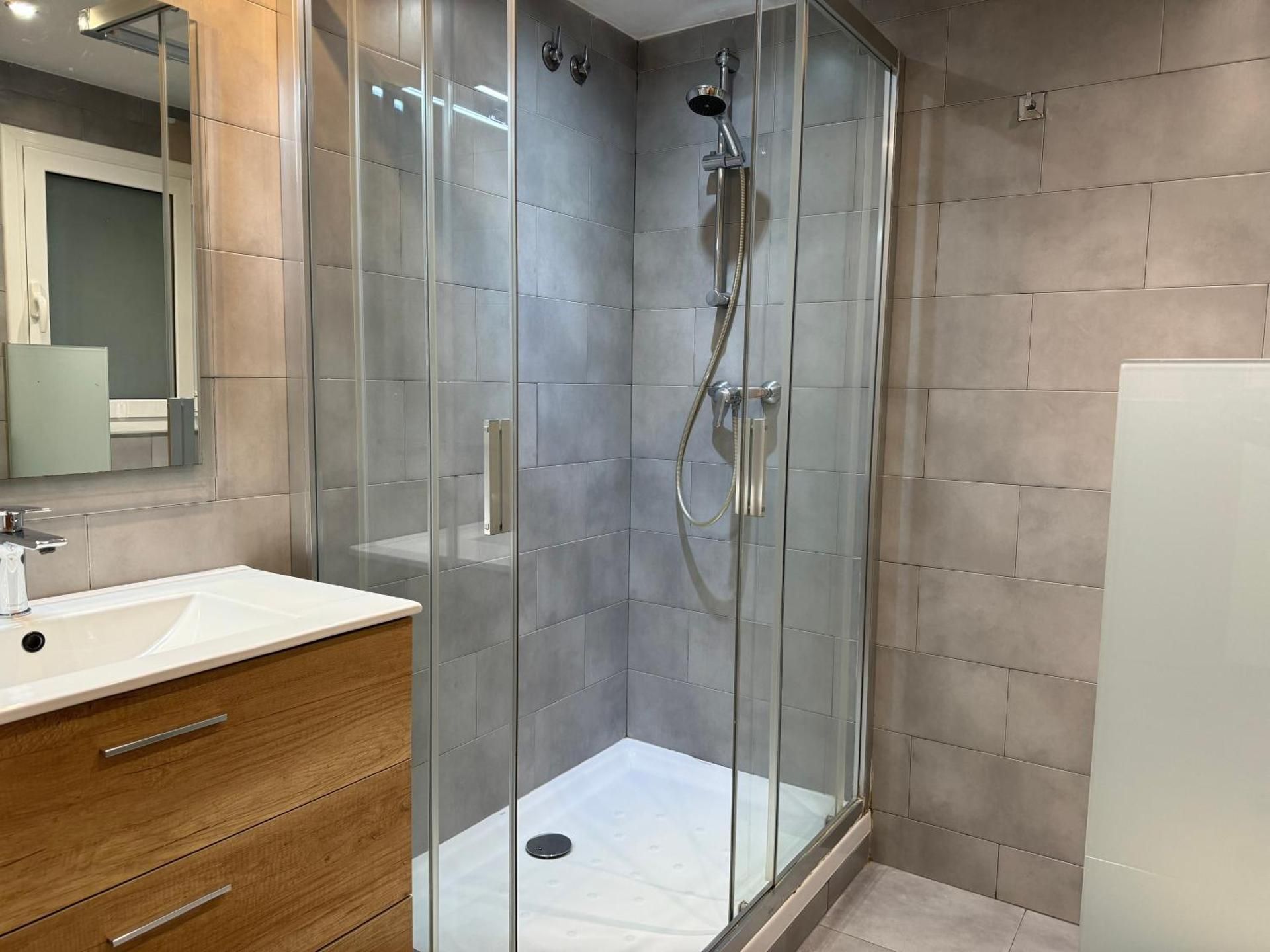 Sweet BCN Laforja Two-Bedroom Apartment 3