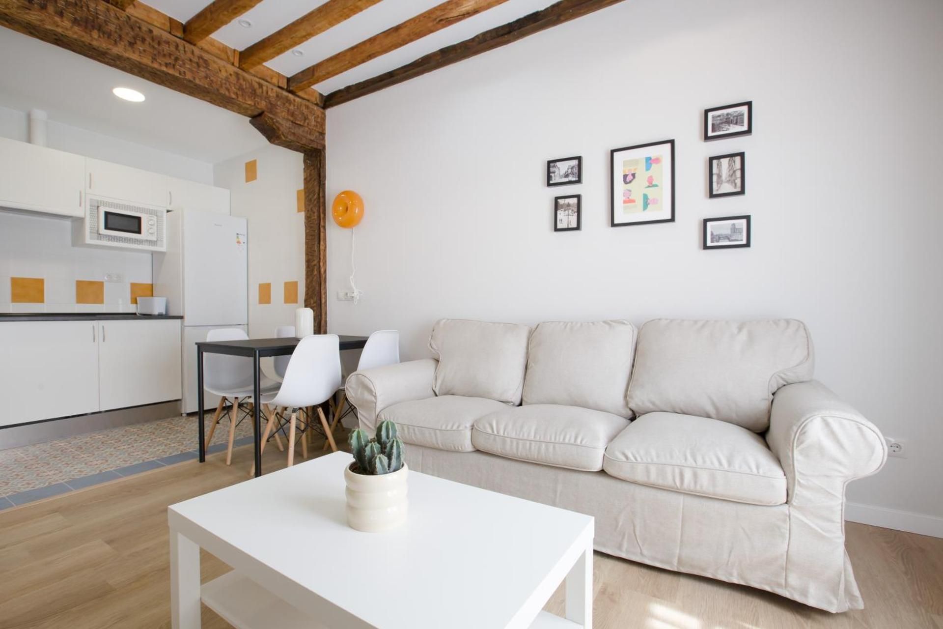 shared lounge/tv area