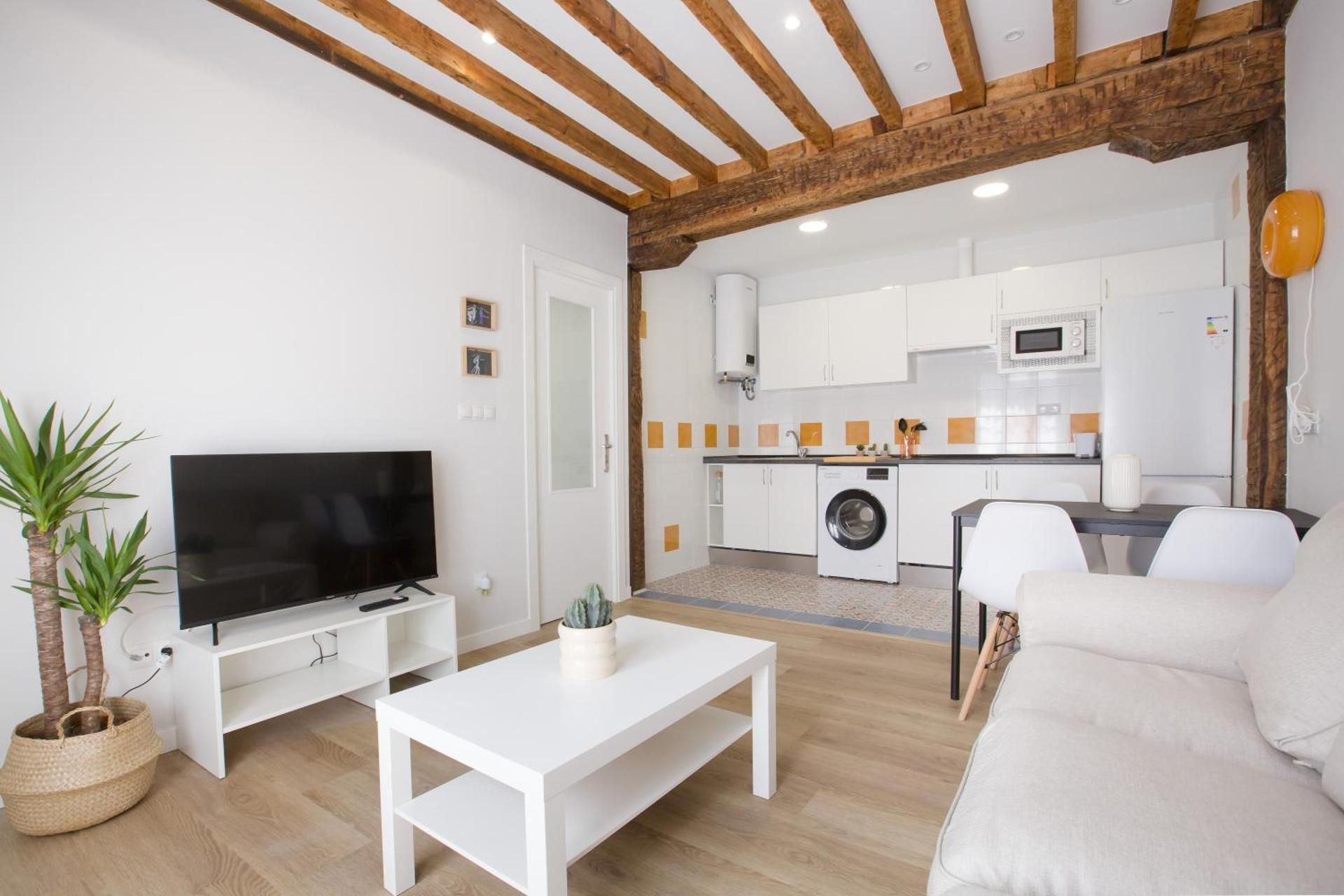 shared lounge/tv area